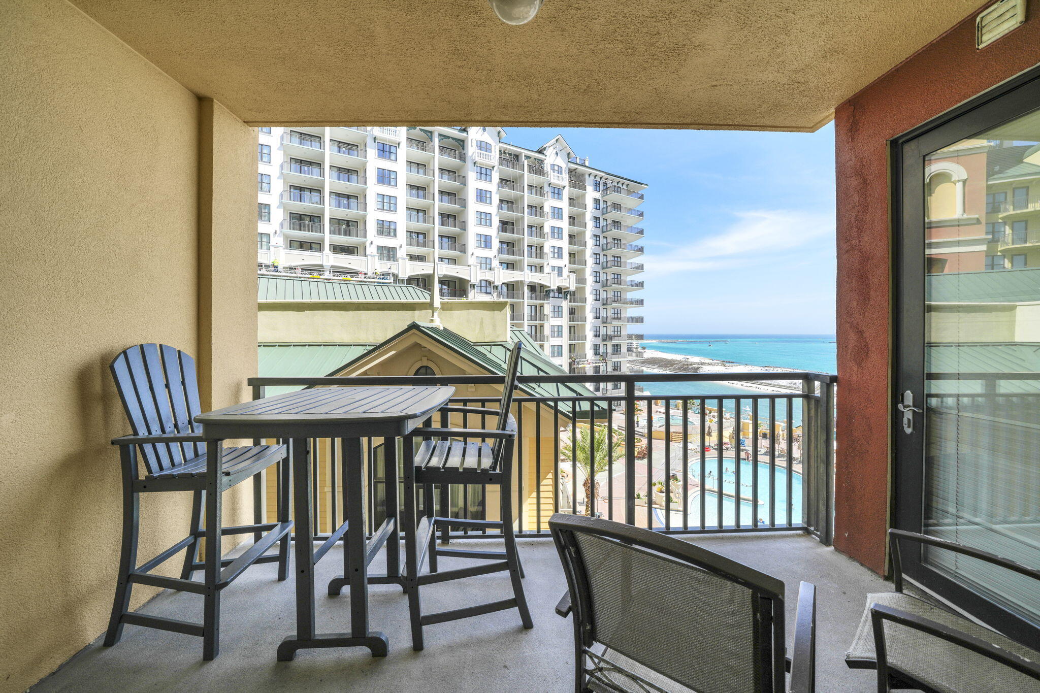 EMERALD GRANDE WEST - Residential