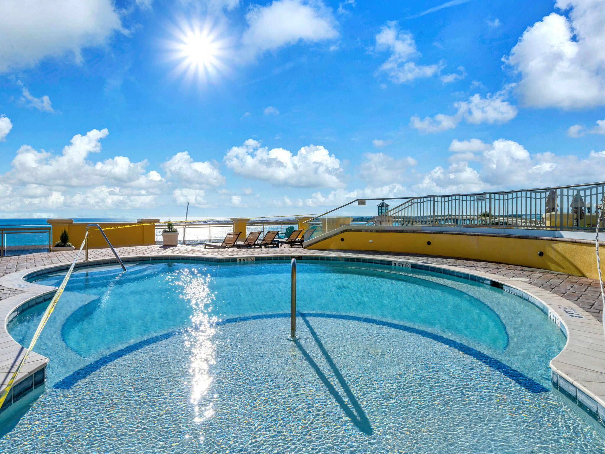 EMERALD GRANDE WEST - Residential