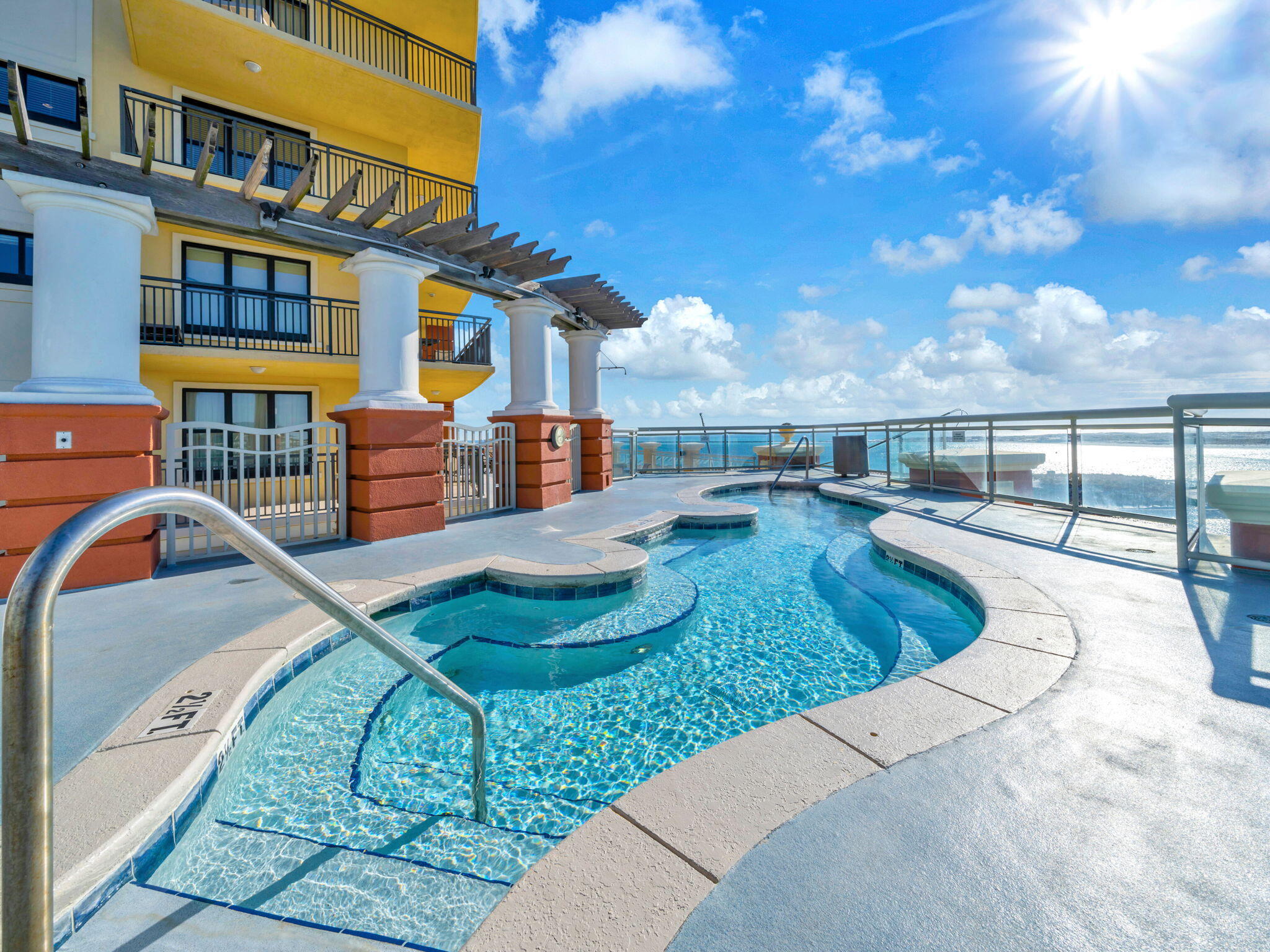 EMERALD GRANDE WEST - Residential
