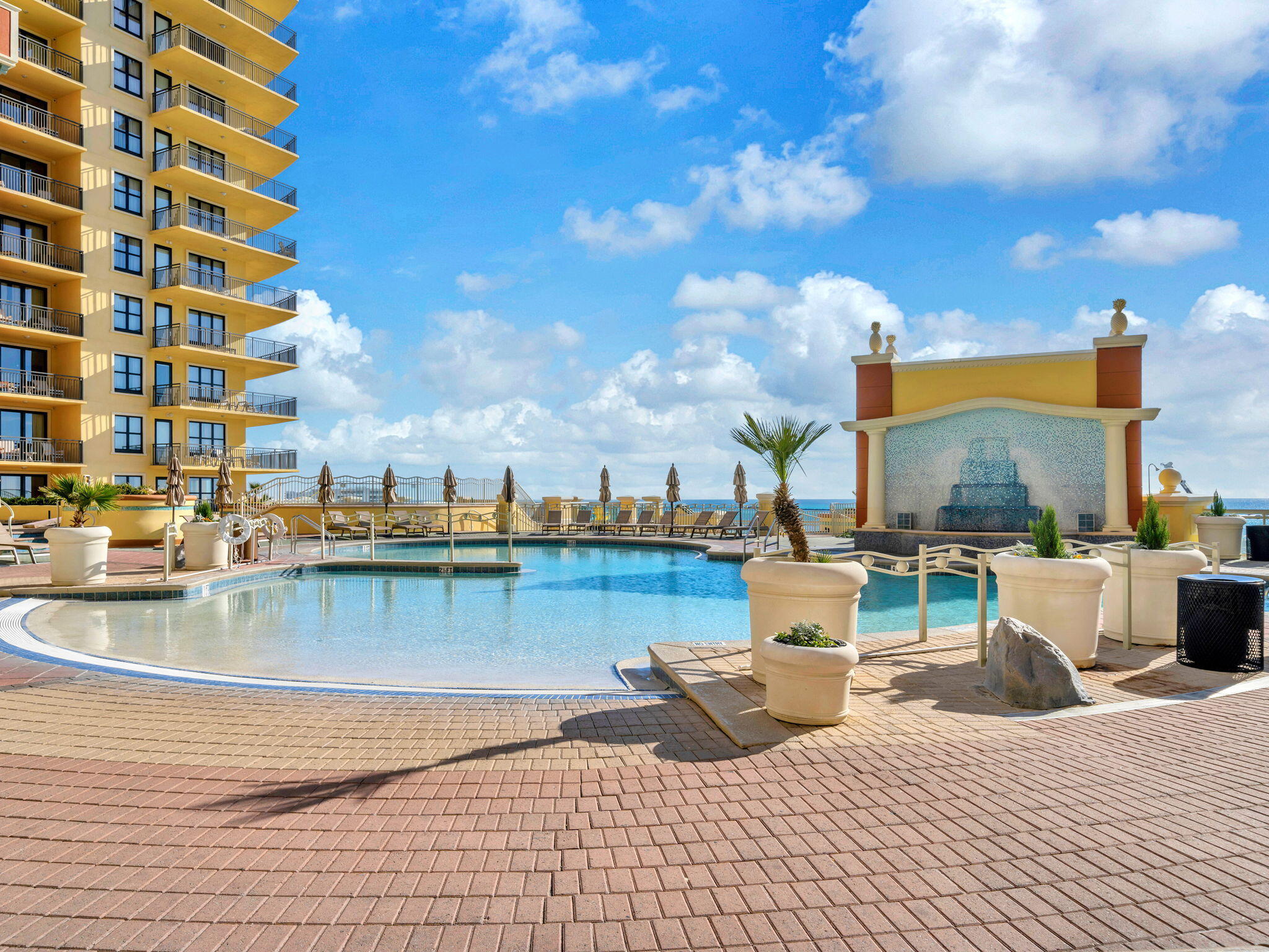 EMERALD GRANDE WEST - Residential