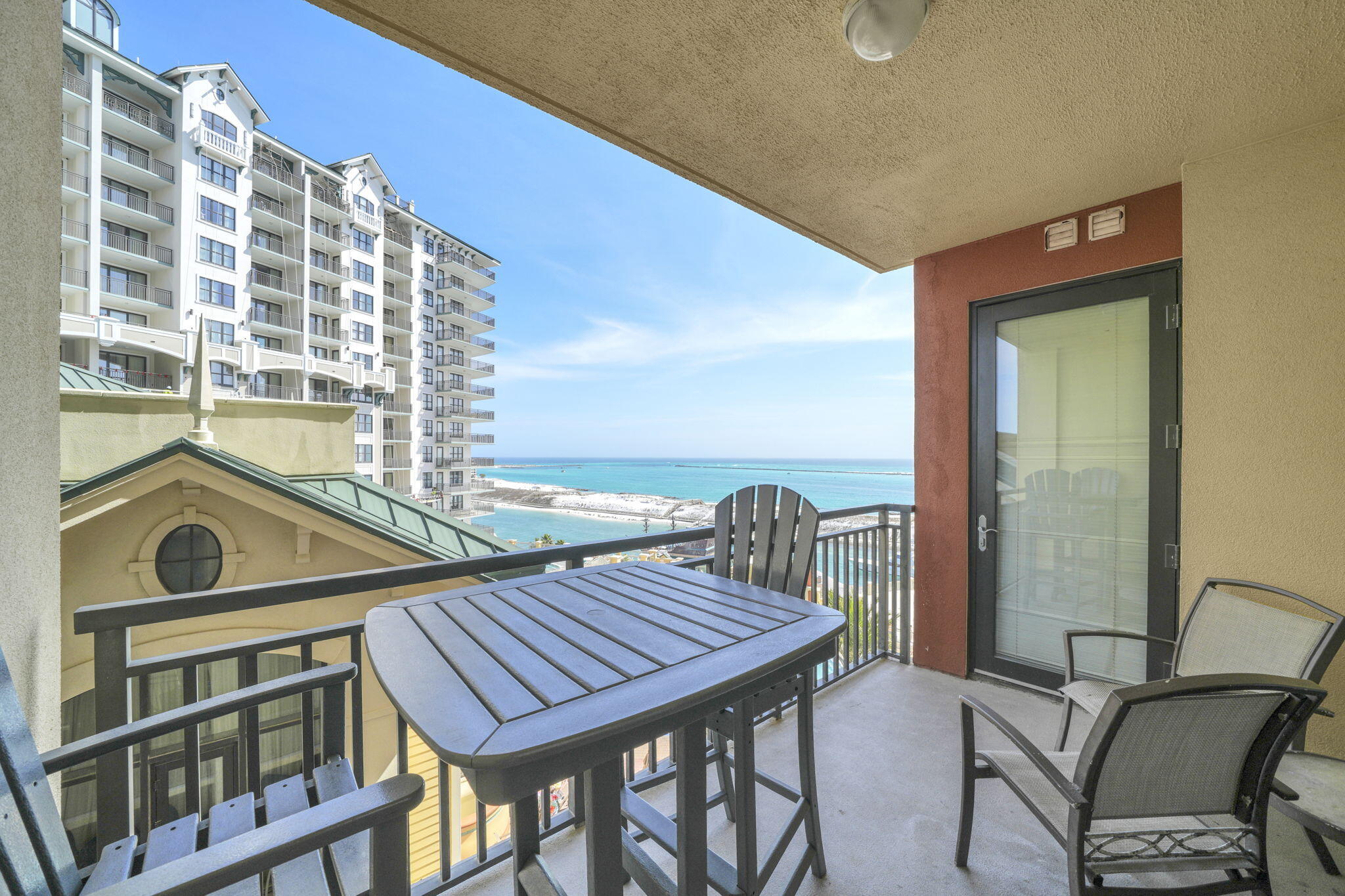 EMERALD GRANDE WEST - Residential