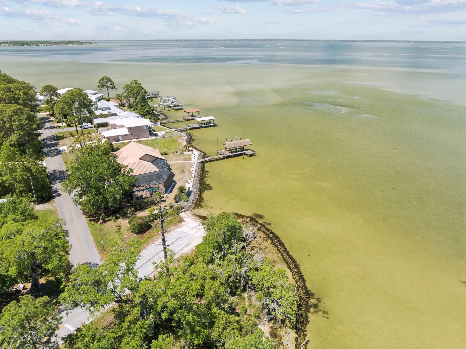 EAGLE BAY - Residential
