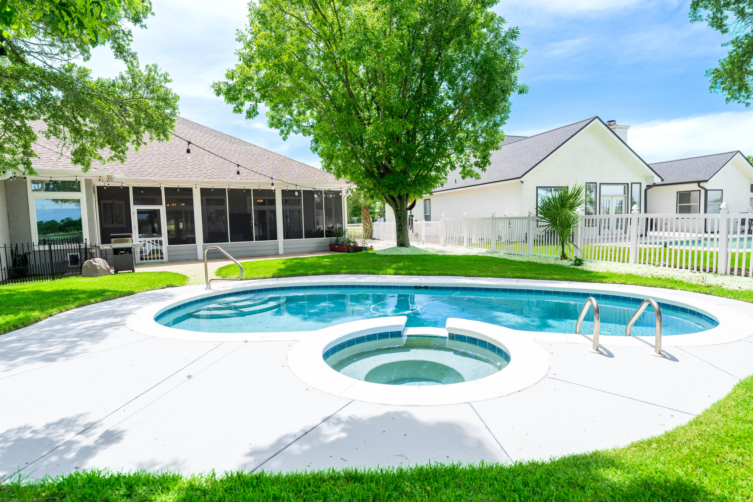 BAY POINT - Residential