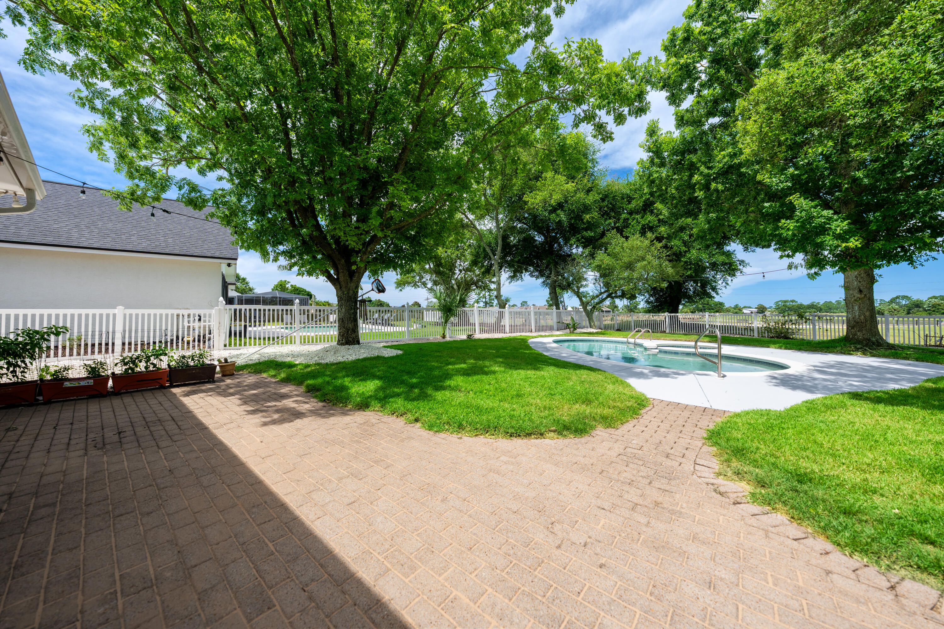 BAY POINT - Residential