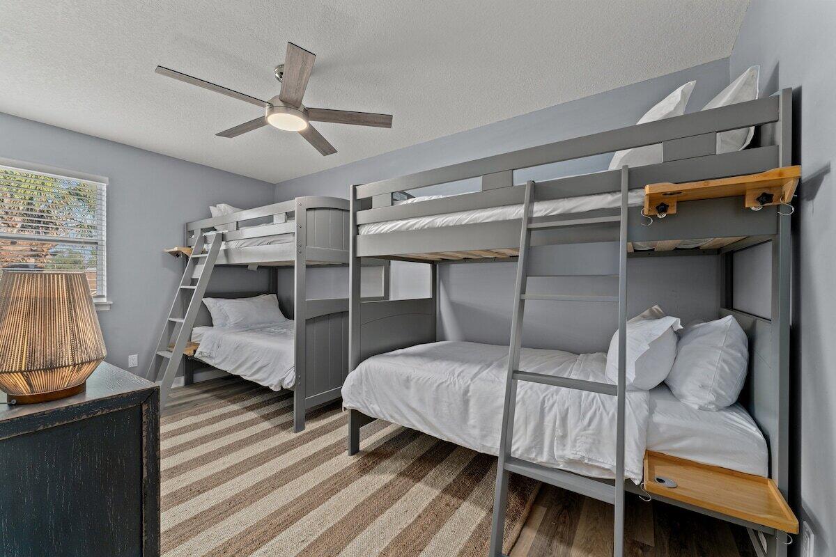 HOLIDAY BEACH - Residential