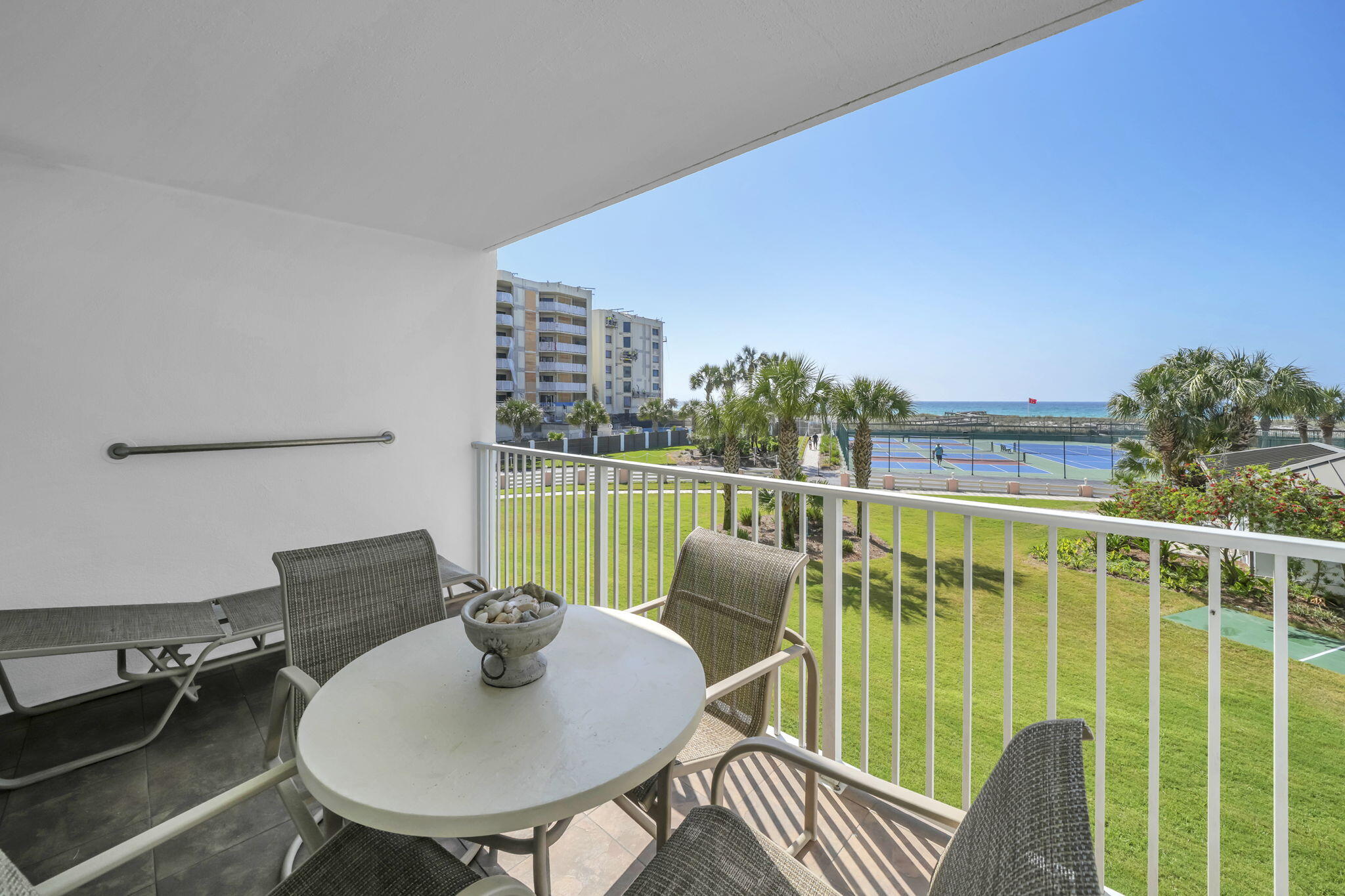 ISLANDER CONDO PH 2 - Residential