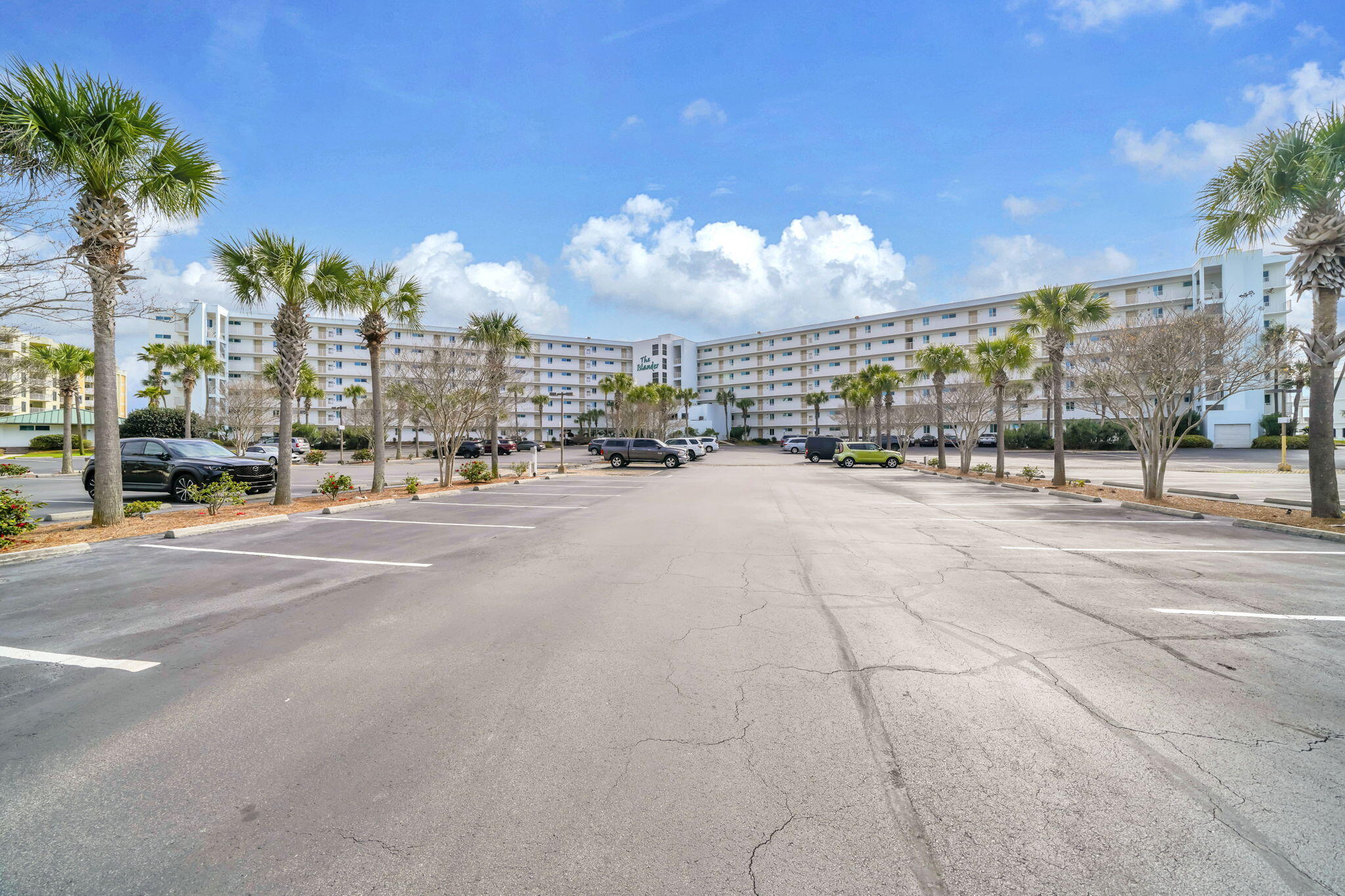 ISLANDER CONDO PH 2 - Residential