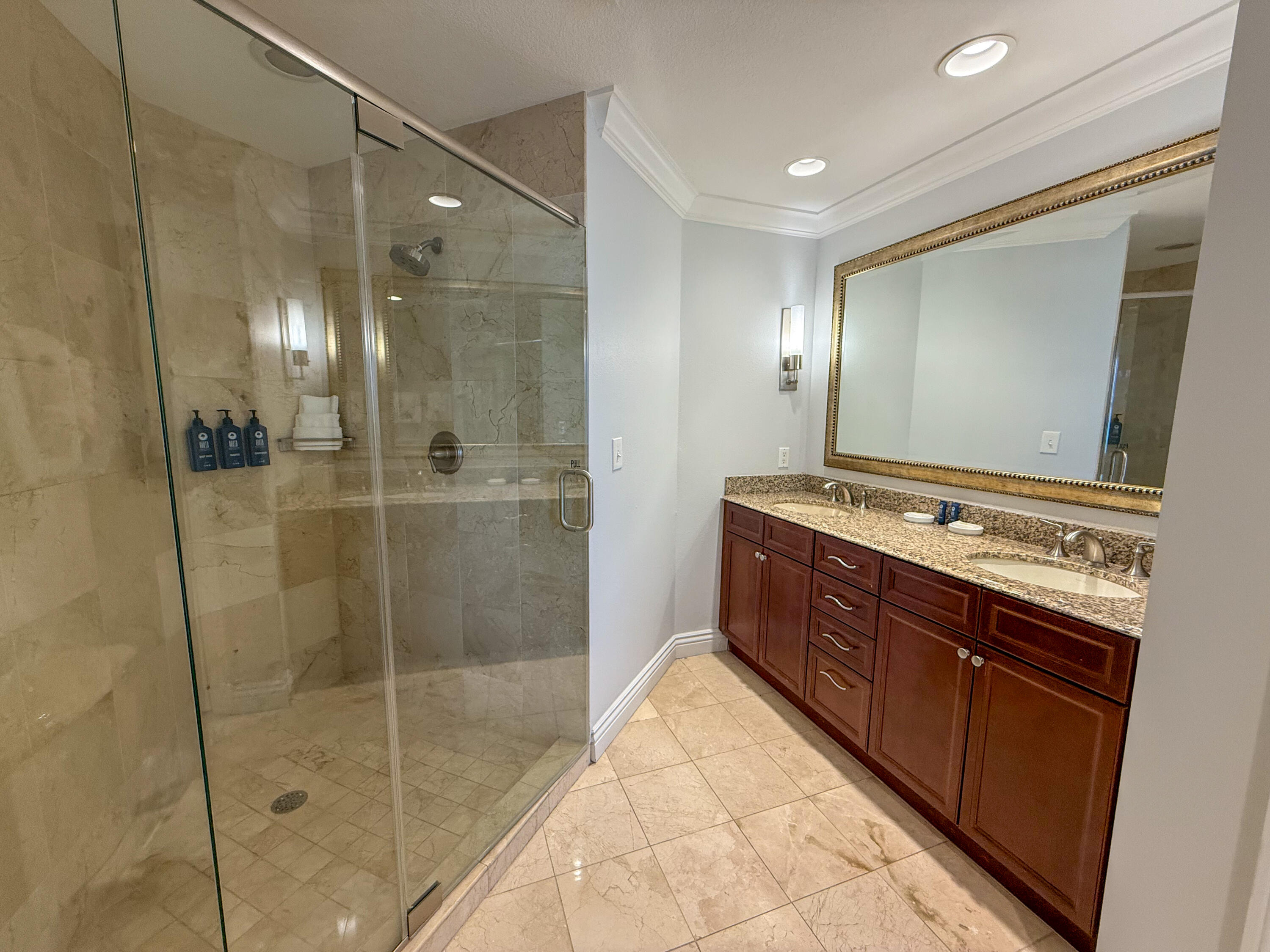 EMERALD GRANDE - Residential