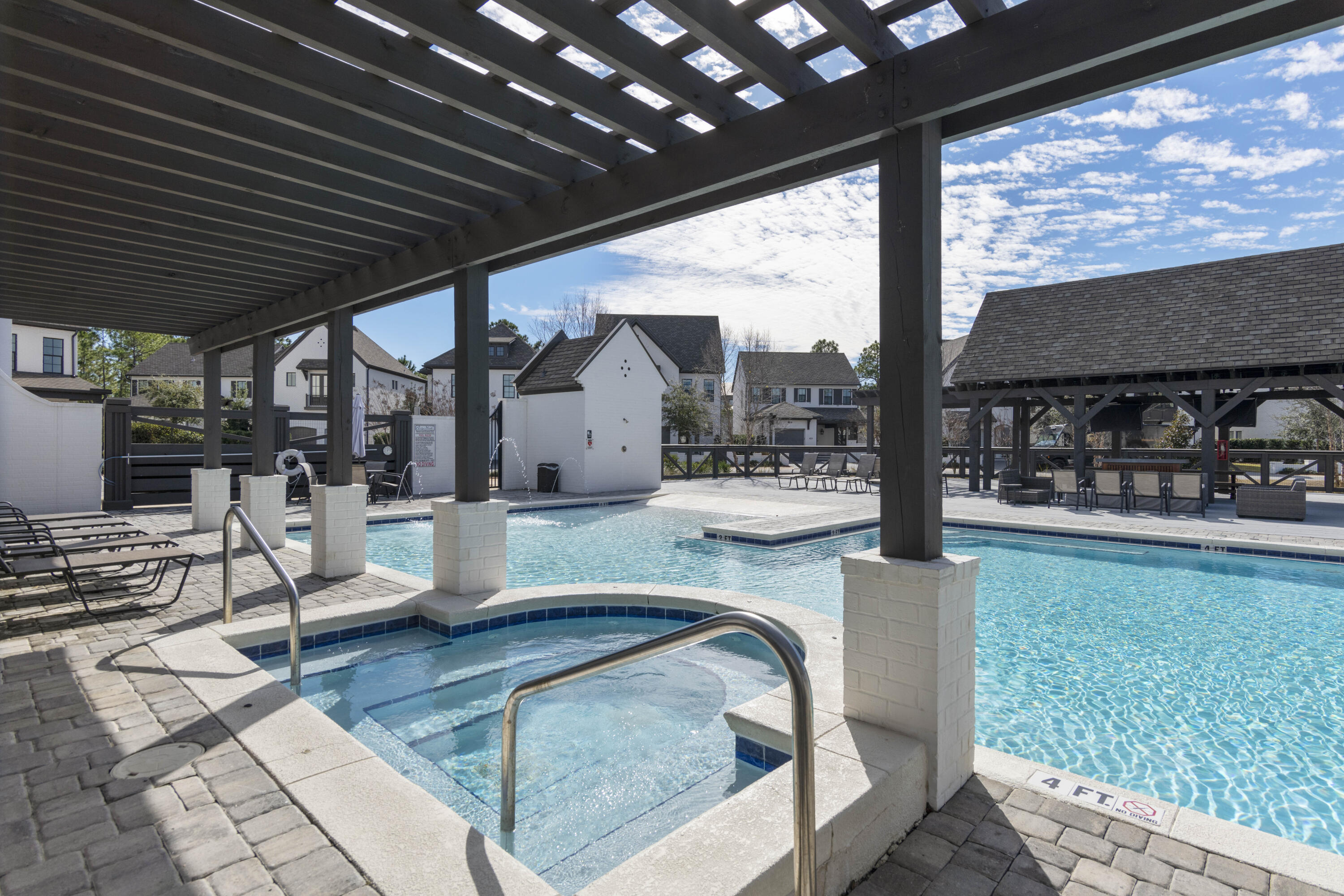 RidgeWalk - Residential