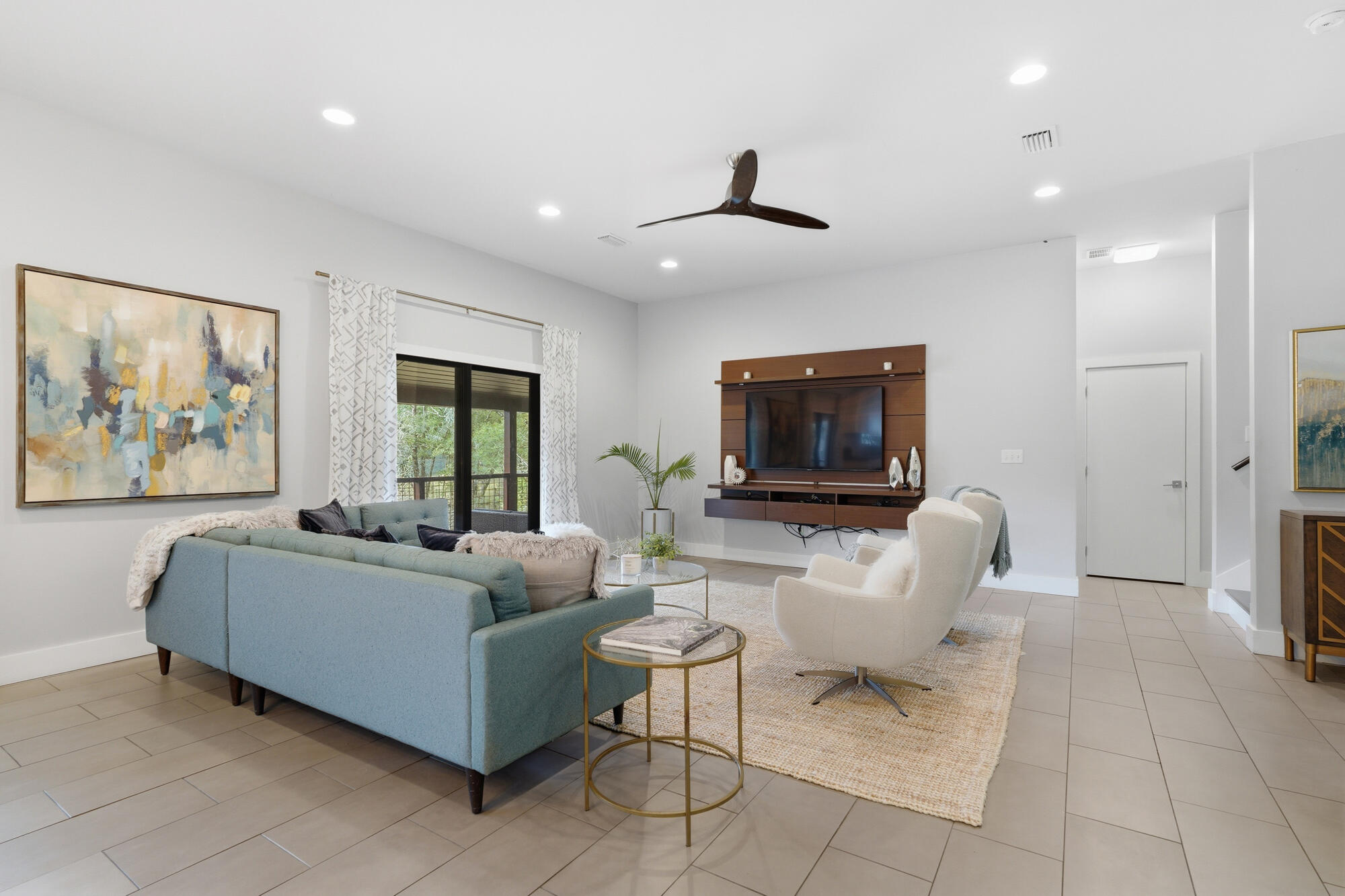 LE CHATEAU - Residential