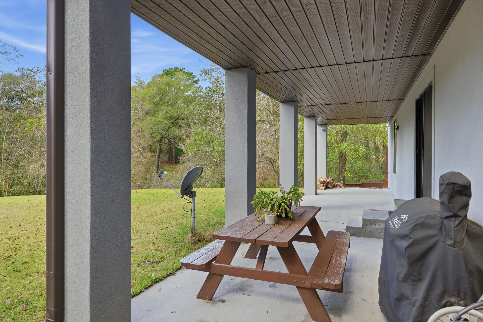 LE CHATEAU - Residential