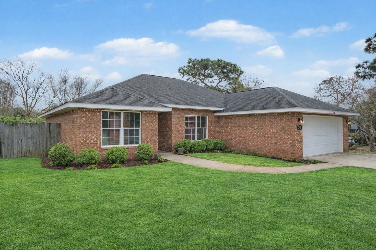 CRESCENT SHORES - Residential
