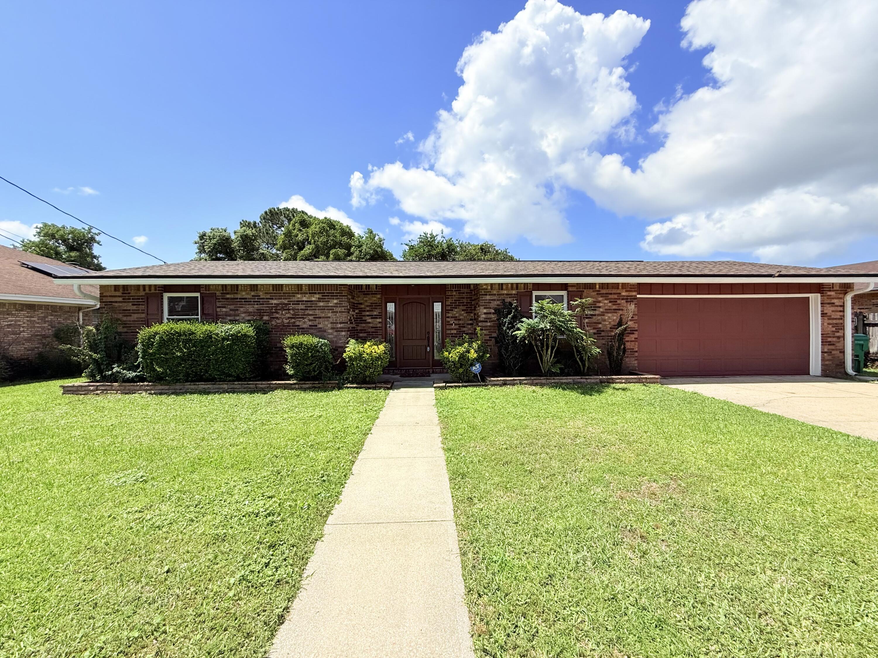 TANGLEWOOD S/D 1ST ADDN - Residential Lease