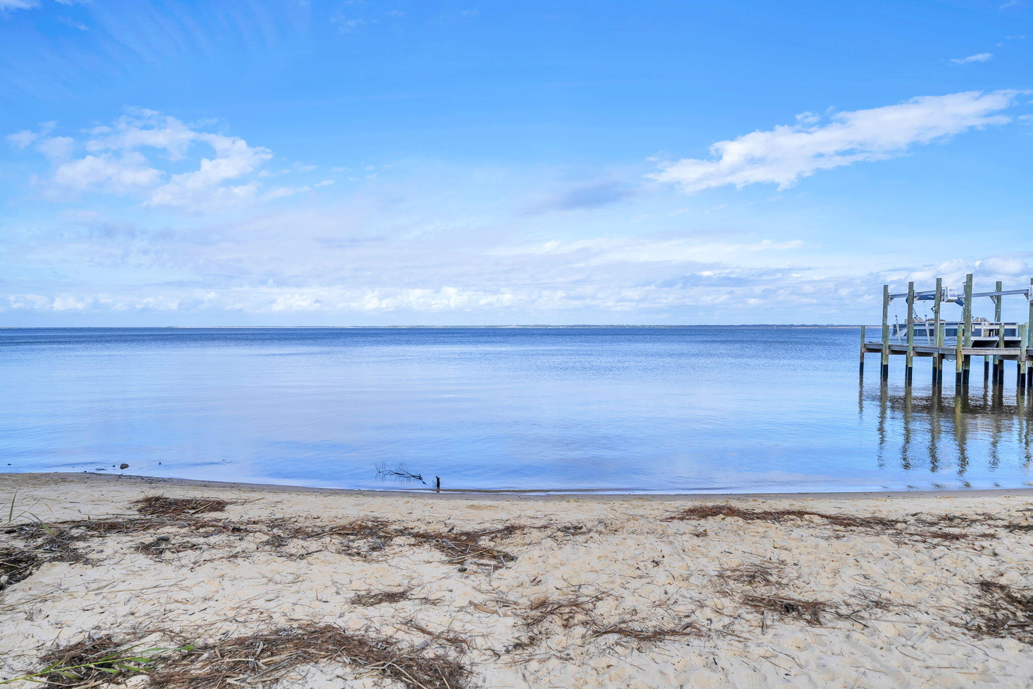 MAGNOLIA BEACH - Residential