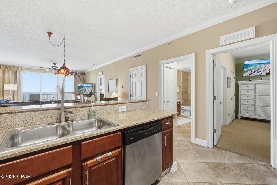 TROPIC WINDS - Residential