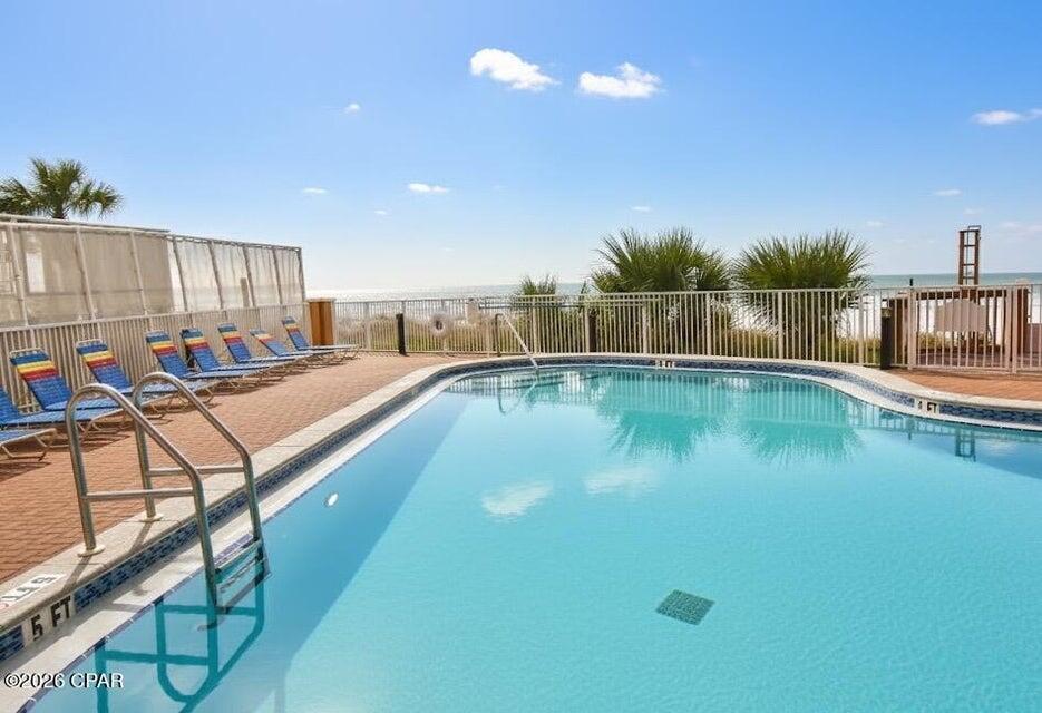 TROPIC WINDS - Residential