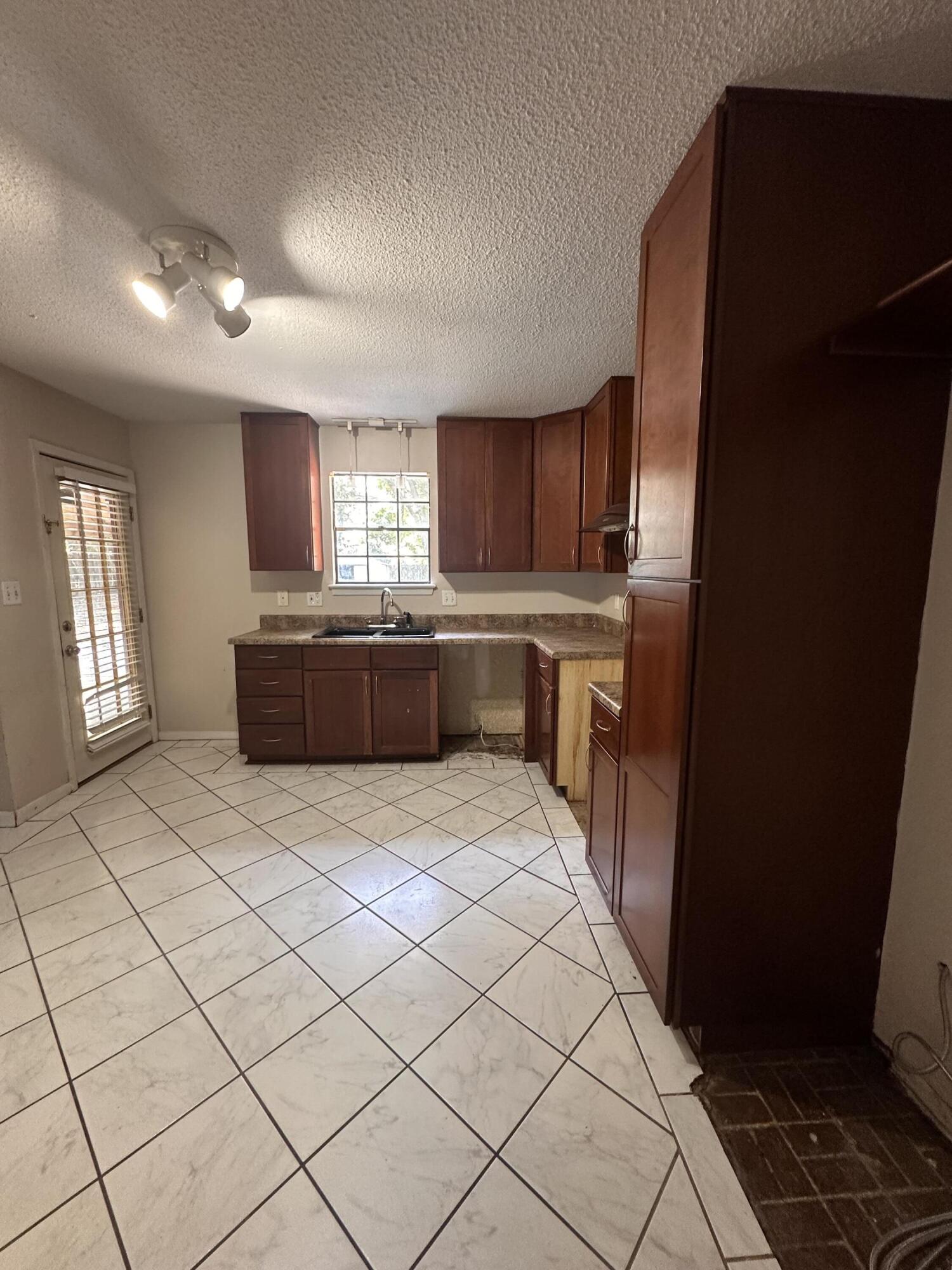 SEA HILLS 2ND - Residential