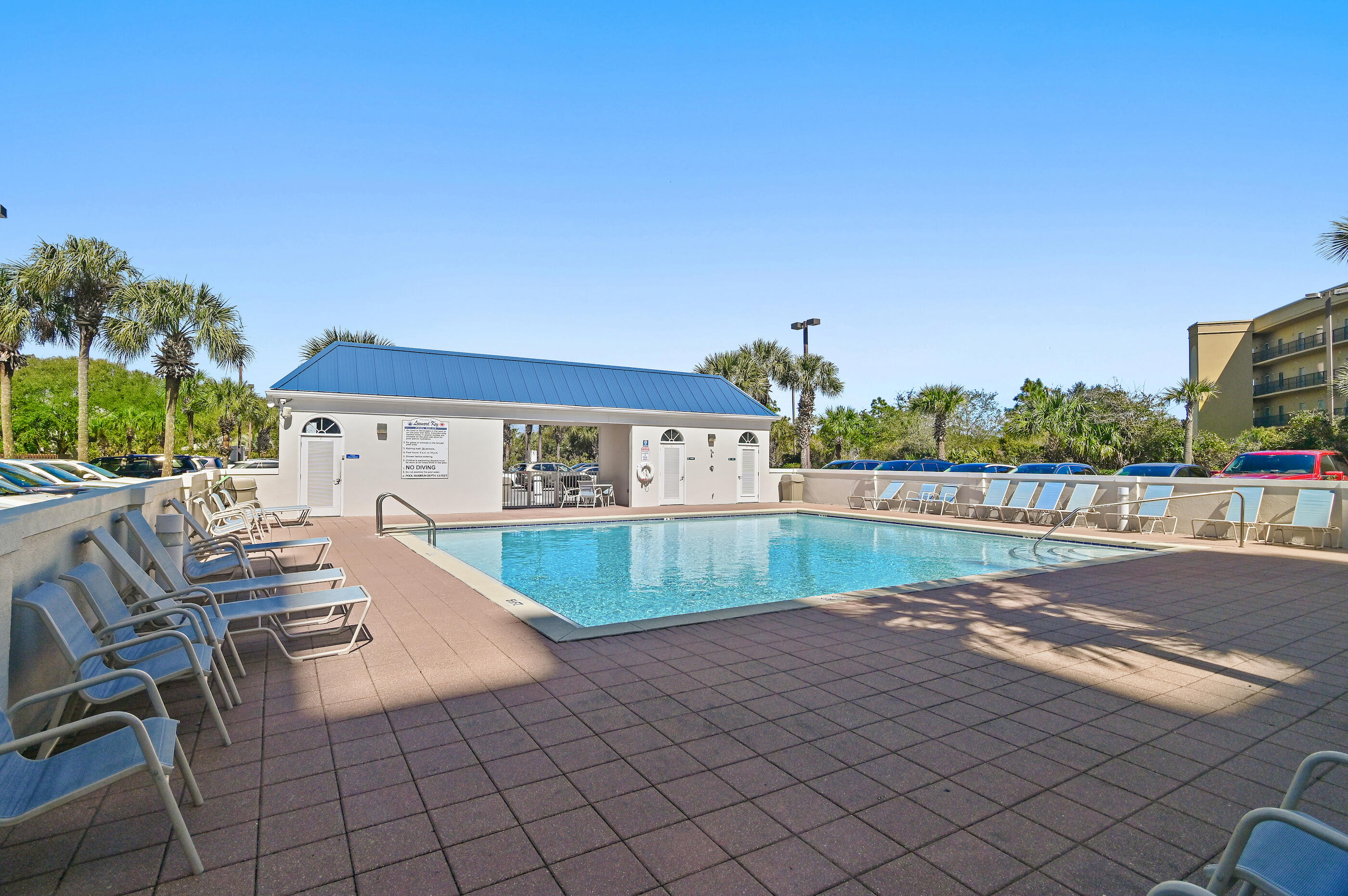 LEEWARD KEY - Residential