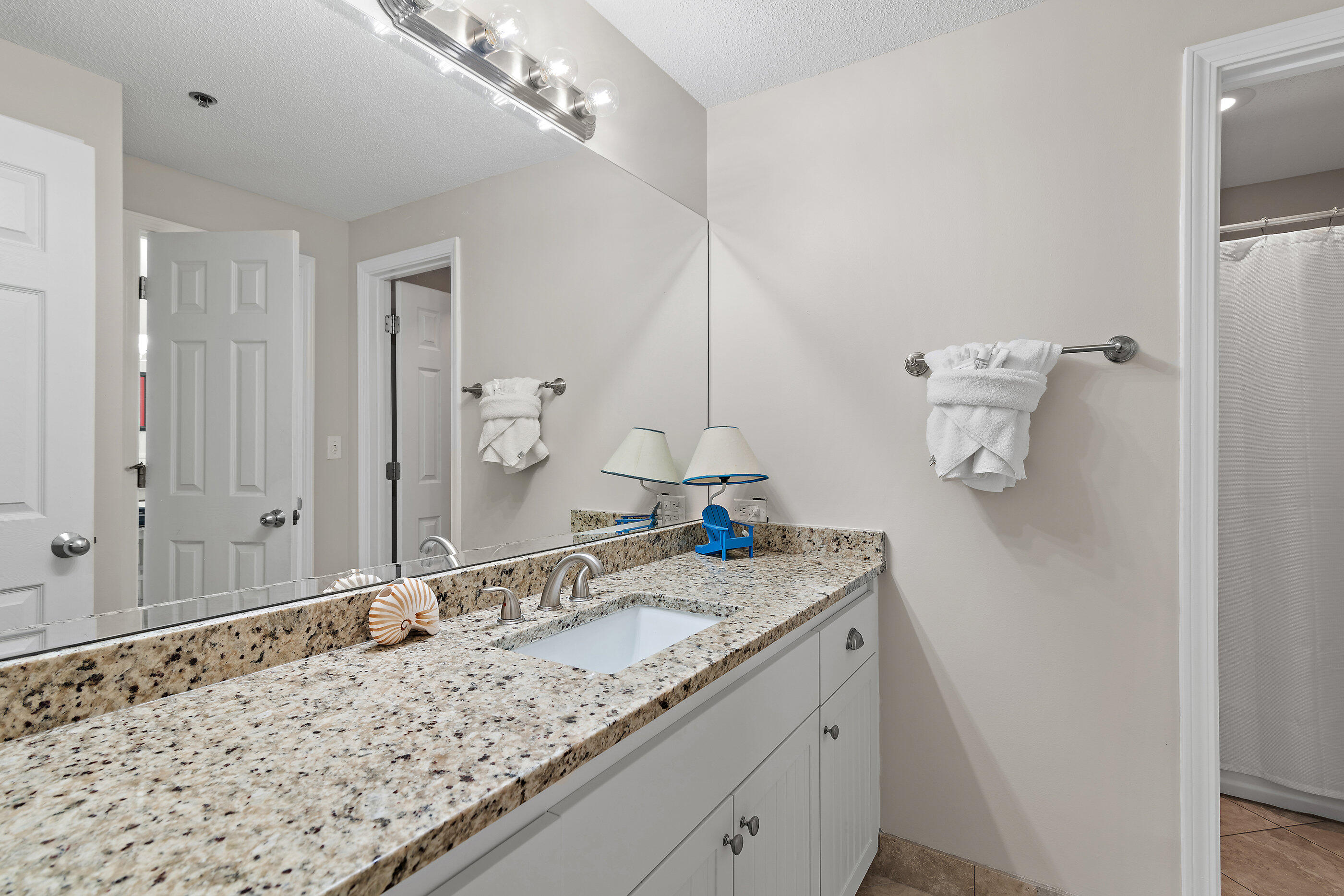 LEEWARD KEY - Residential