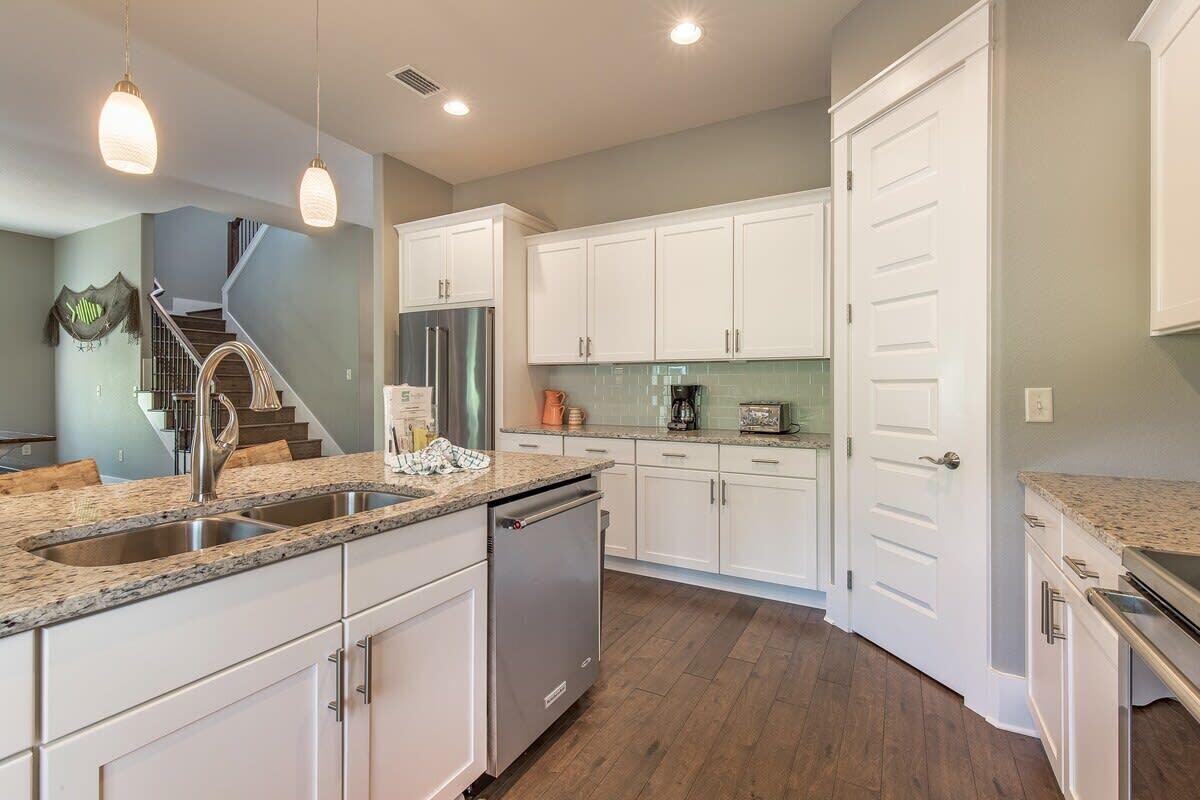 FRANGISTA BEACH 2ND ADDN - Residential