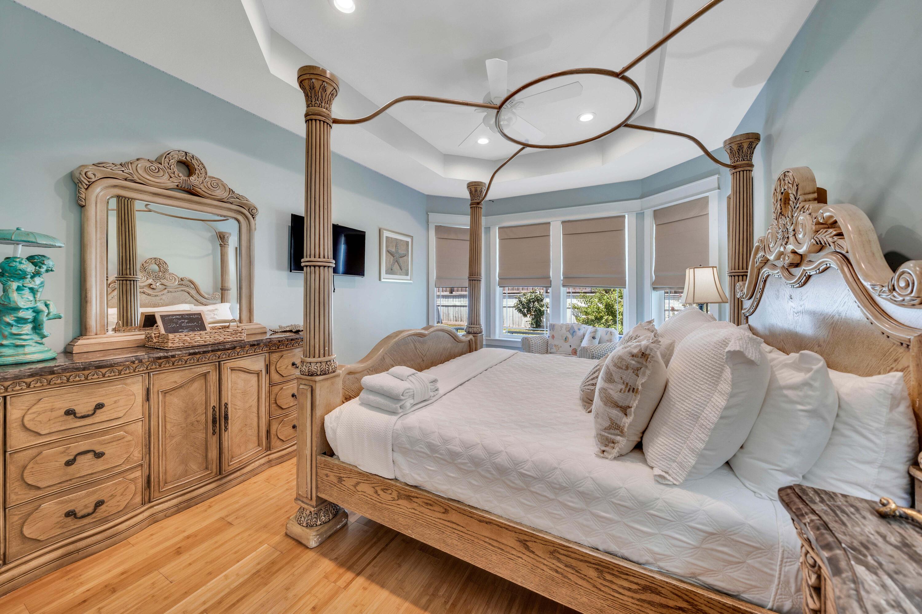 LAGUNA BEACH ESTATES 10TH ADDN - Residential