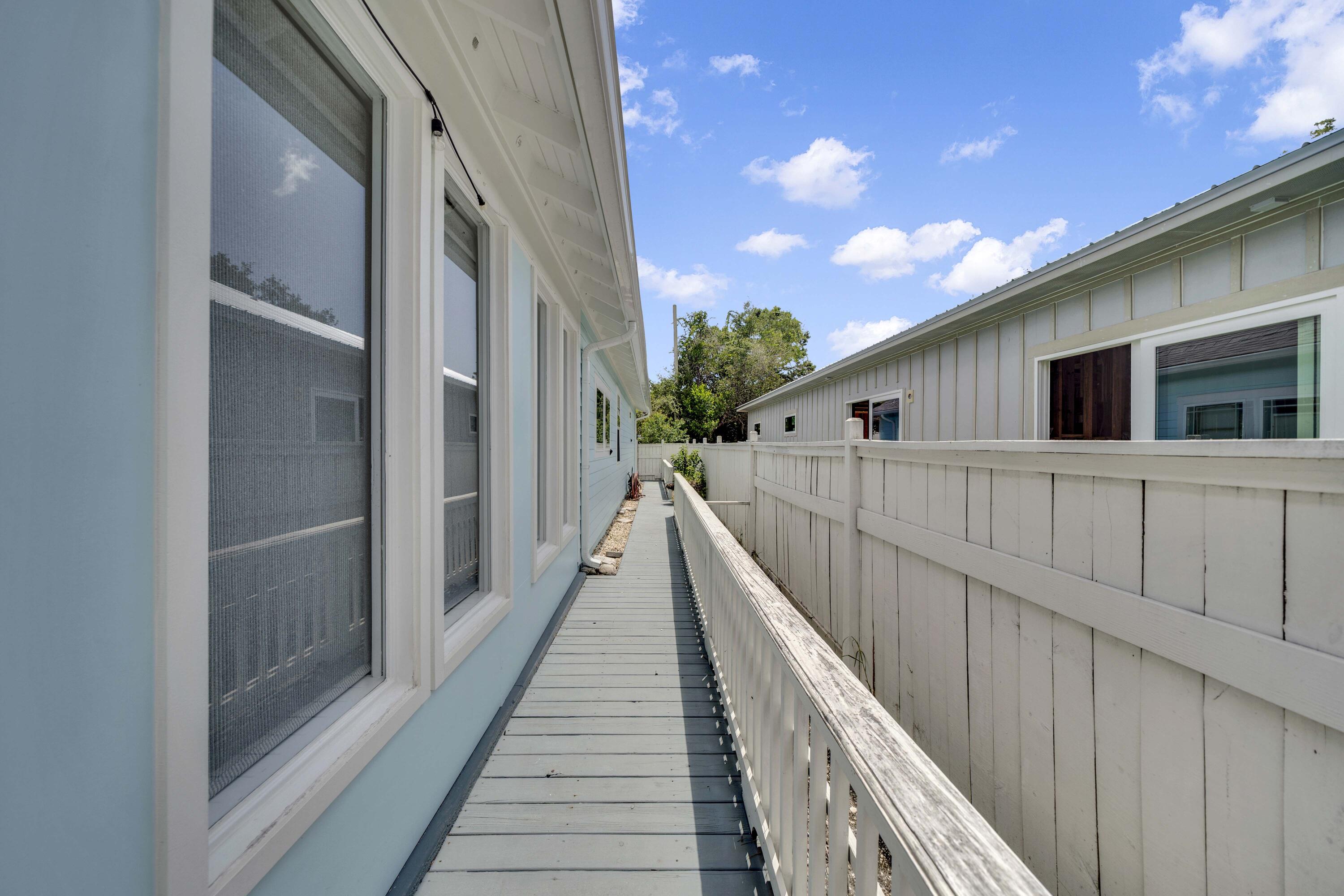LAGUNA BEACH ESTATES 10TH ADDN - Residential
