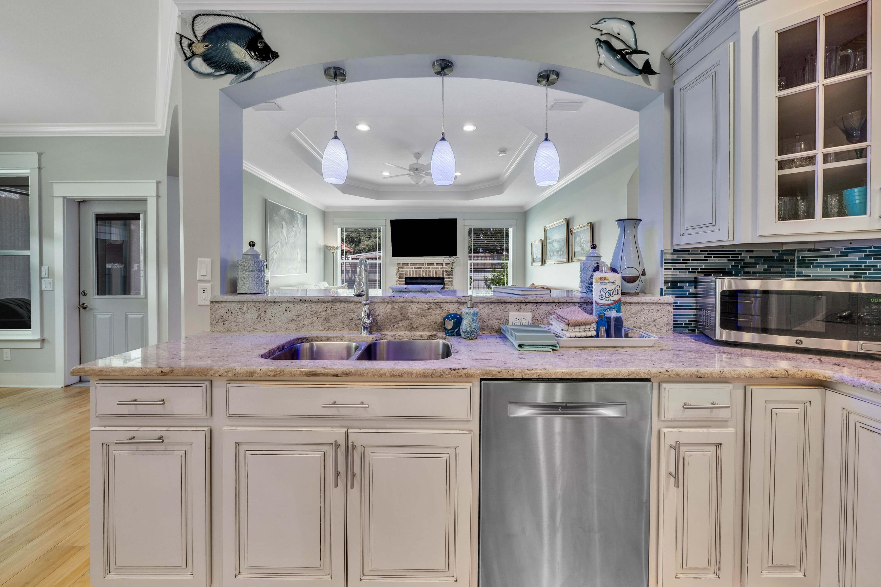 LAGUNA BEACH ESTATES 10TH ADDN - Residential