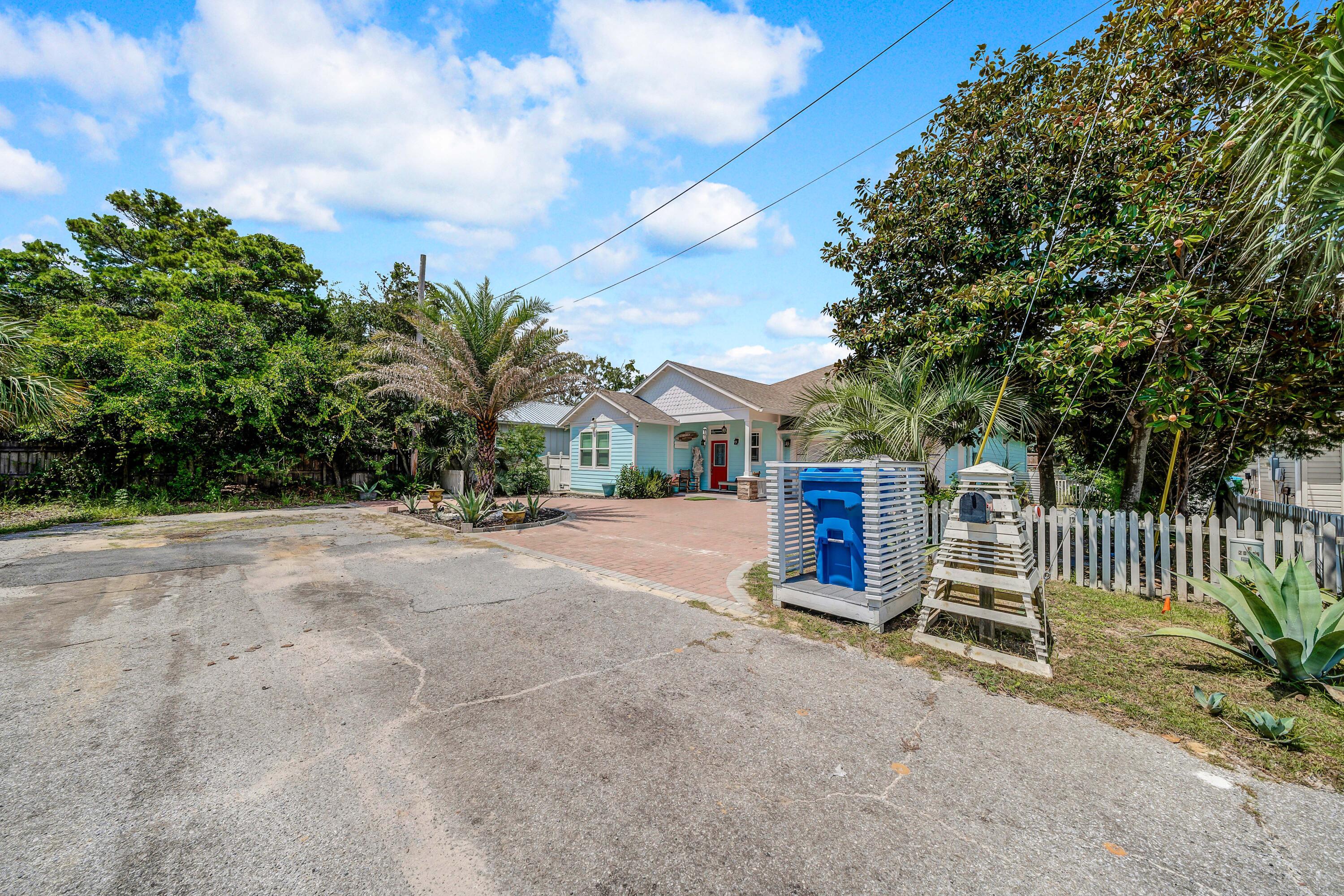 LAGUNA BEACH ESTATES 10TH ADDN - Residential