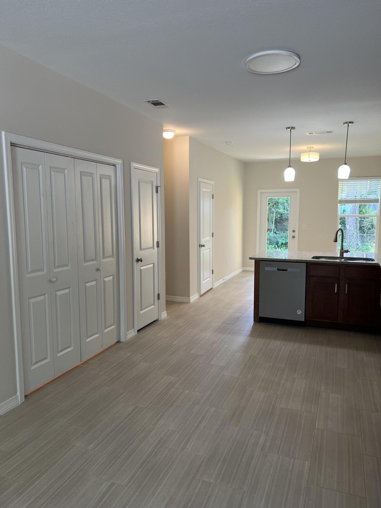 BROWNSVILLE STATION - Residential Lease