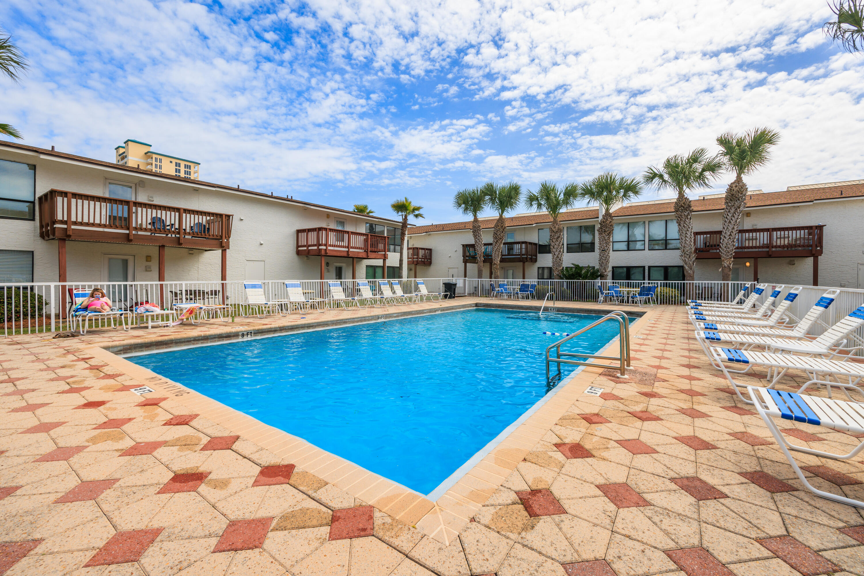 BEACHVIEW CONDOMINIUM - Residential