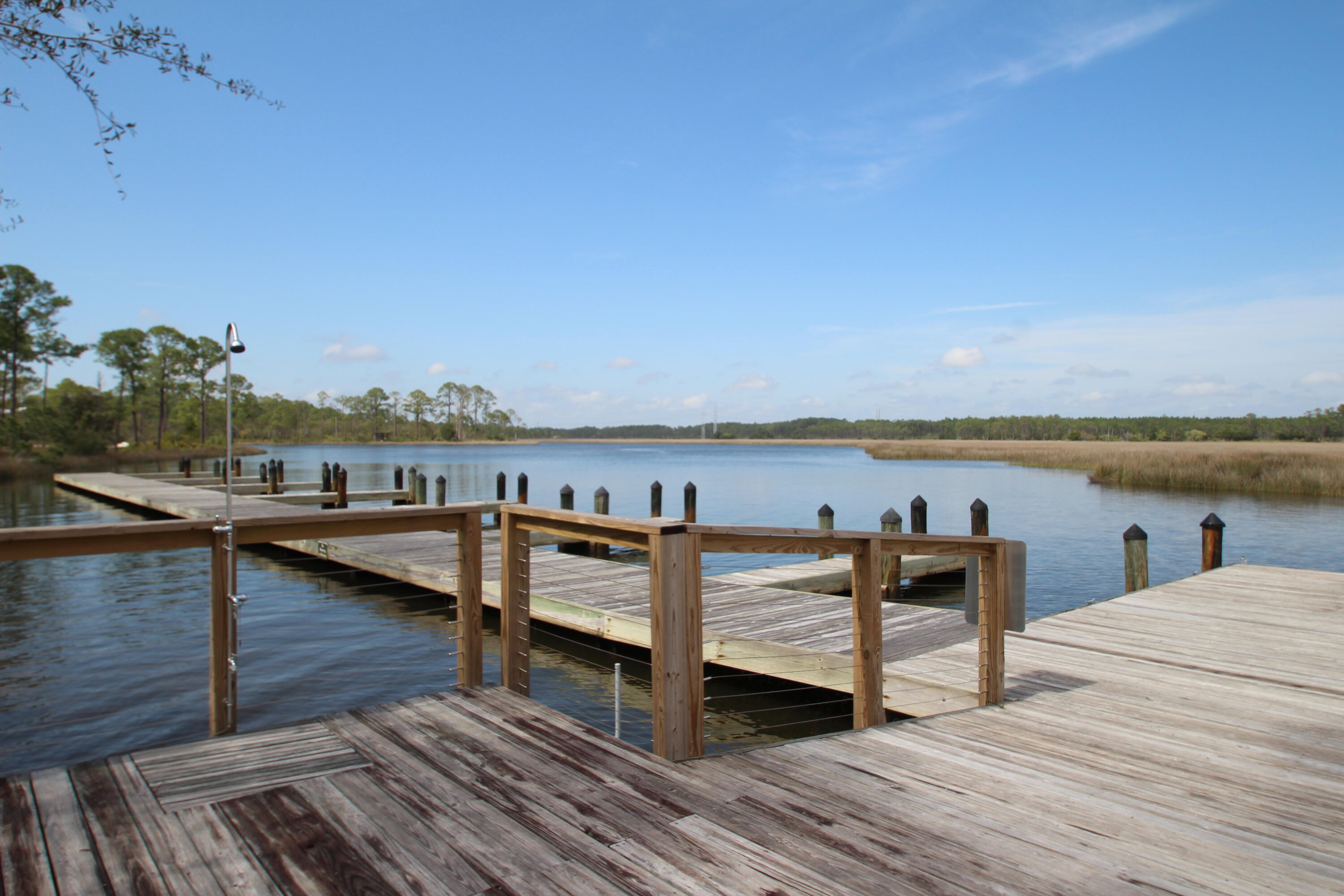 RIVERCAMPS ON CROOKED CREEK - Land