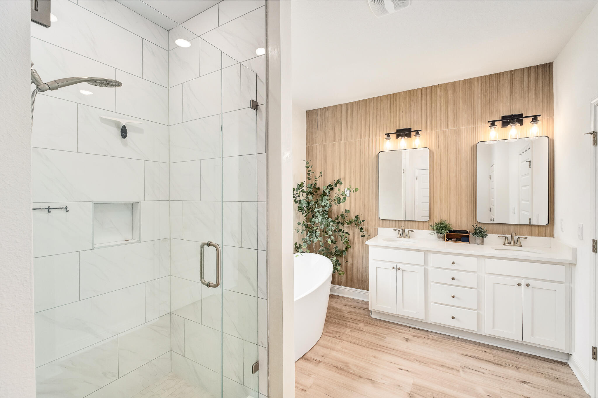 LIVE OAK HARBOR - Residential Lease