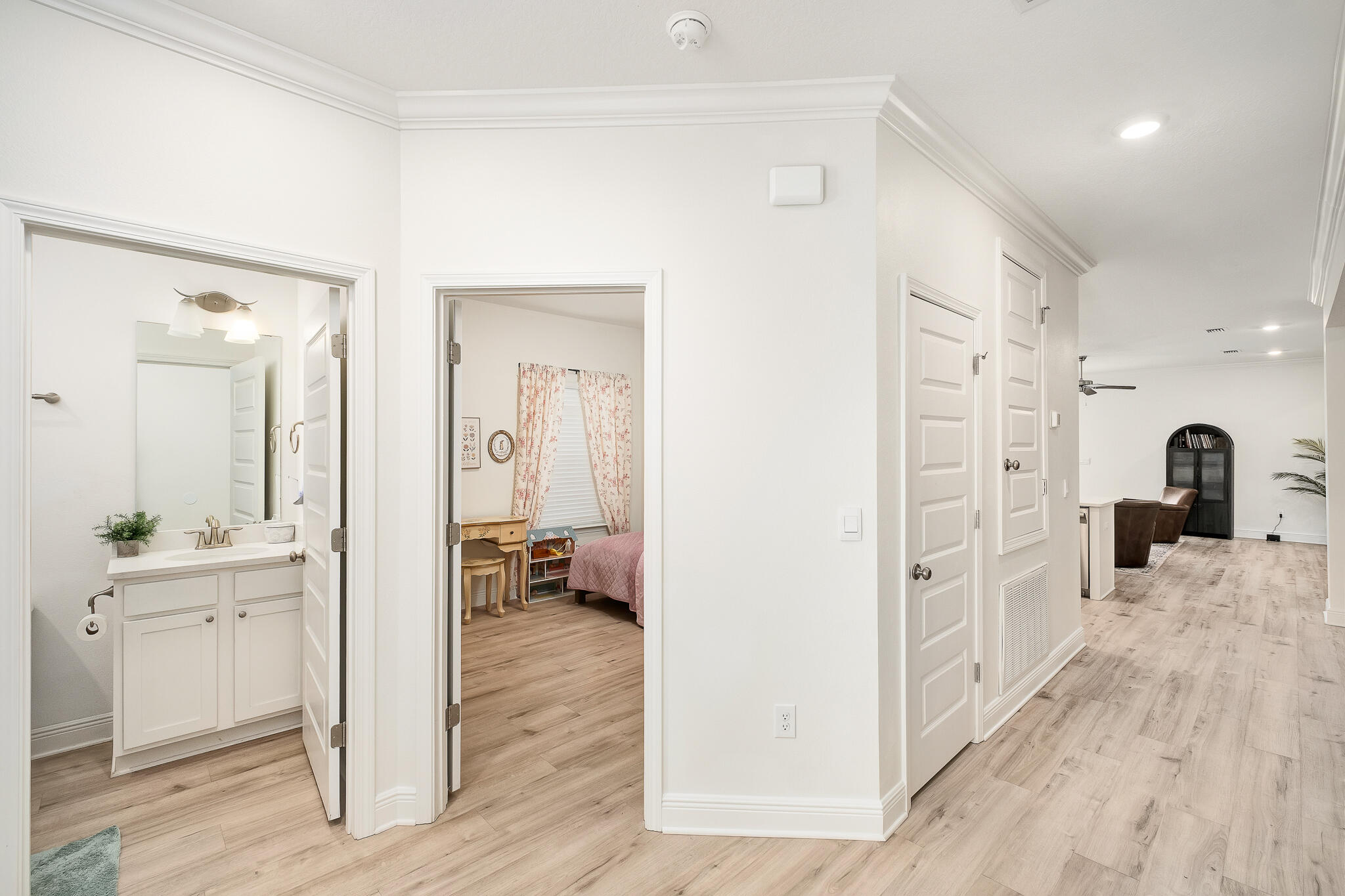 LIVE OAK HARBOR - Residential Lease