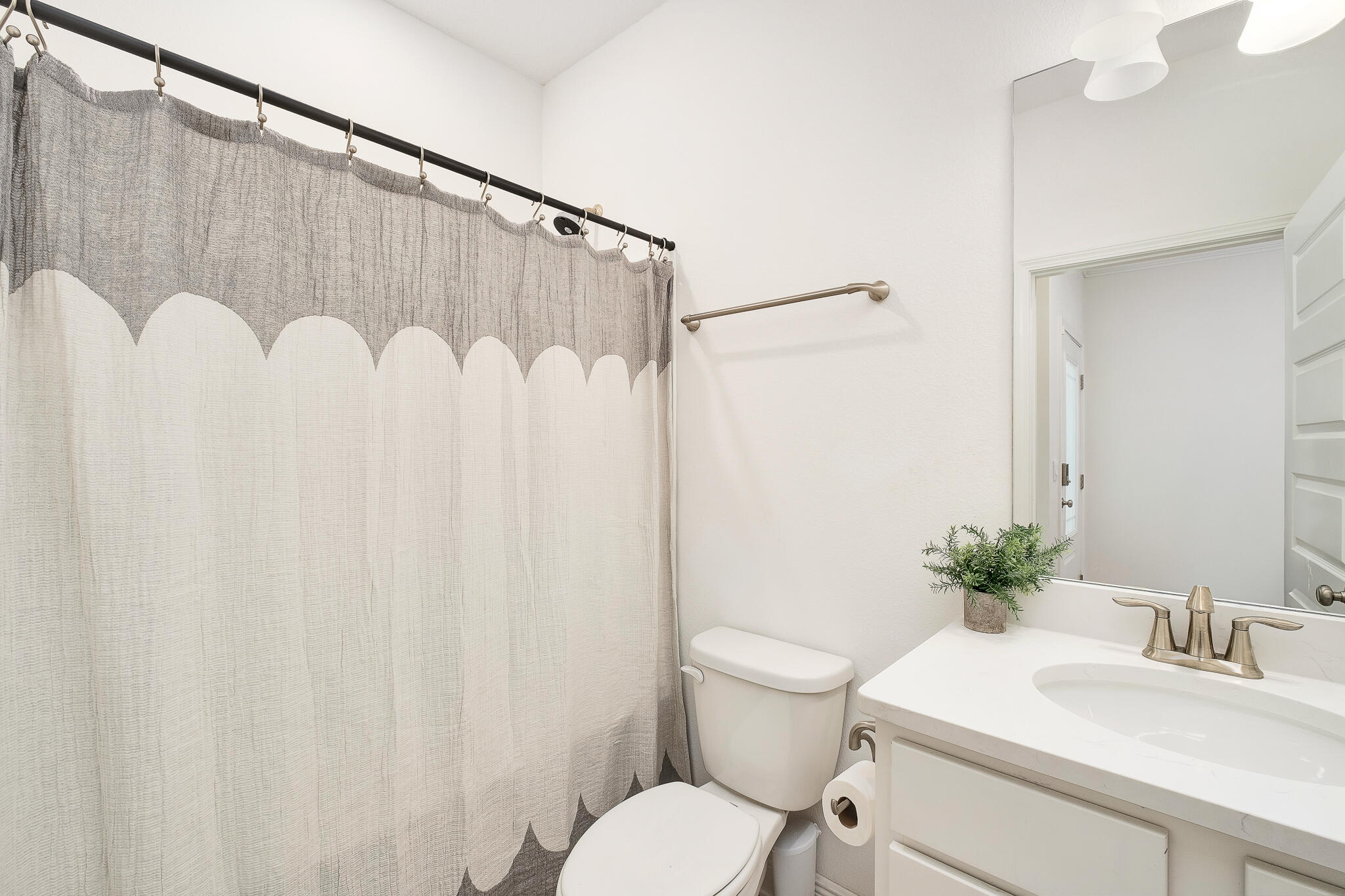 LIVE OAK HARBOR - Residential Lease