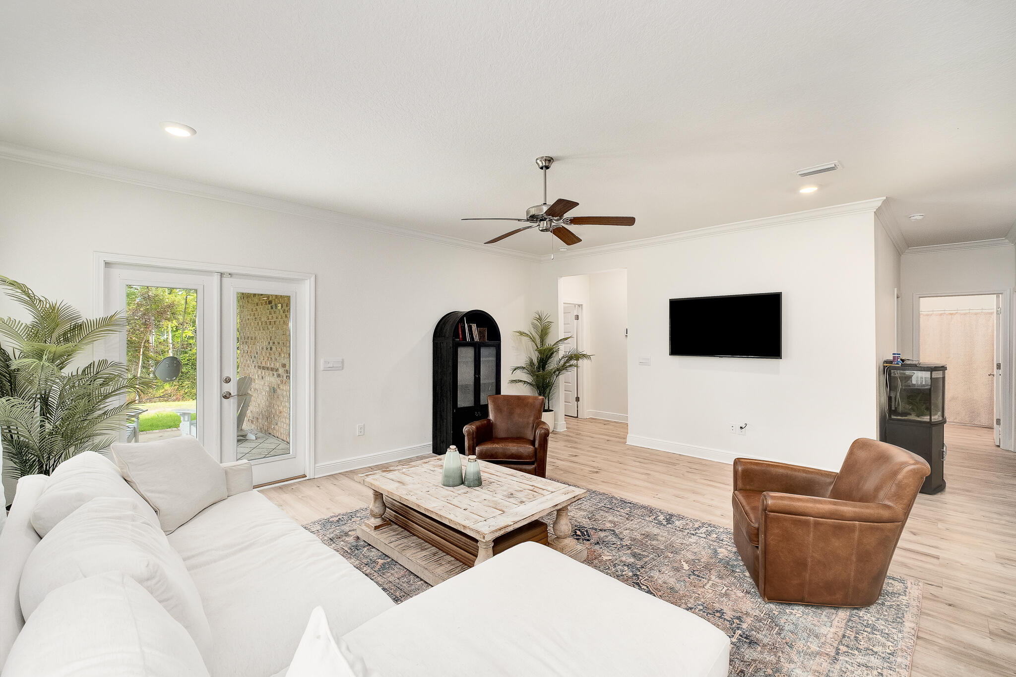 LIVE OAK HARBOR - Residential Lease