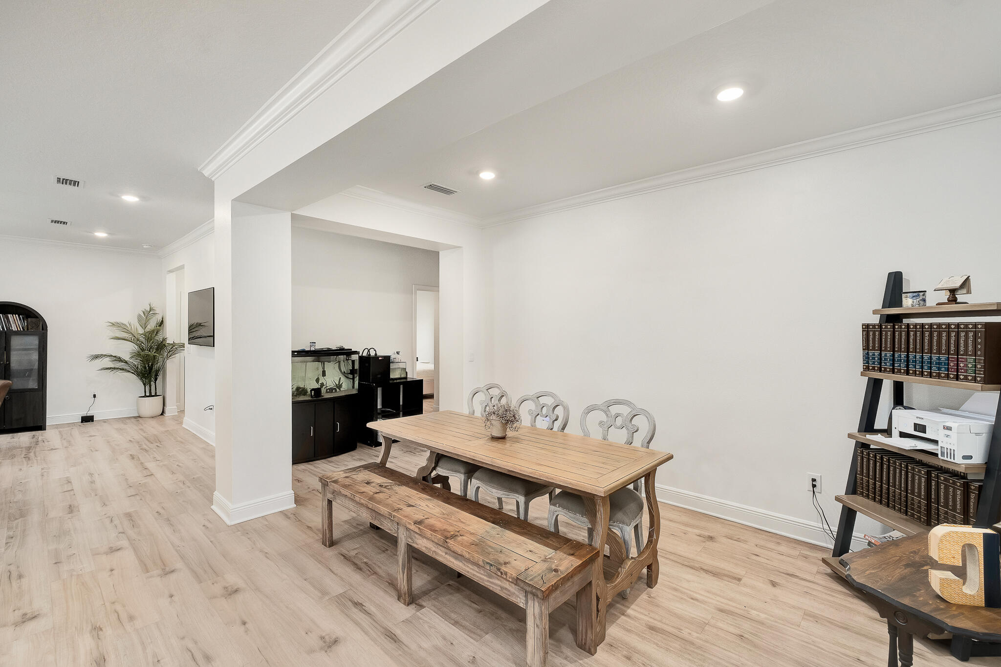 LIVE OAK HARBOR - Residential Lease