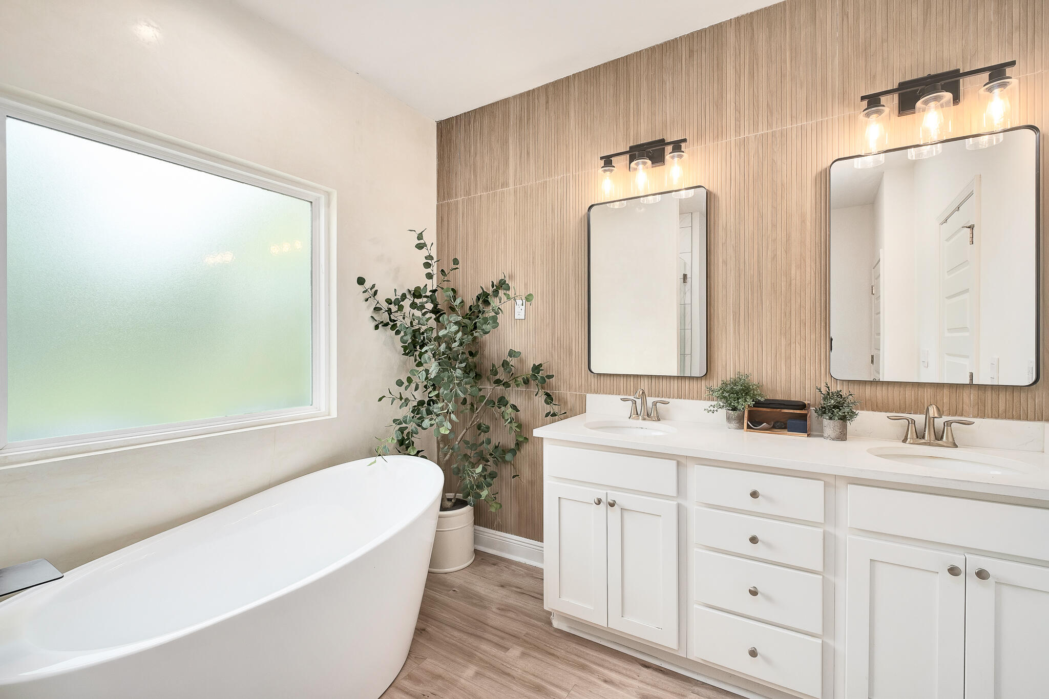 LIVE OAK HARBOR - Residential Lease
