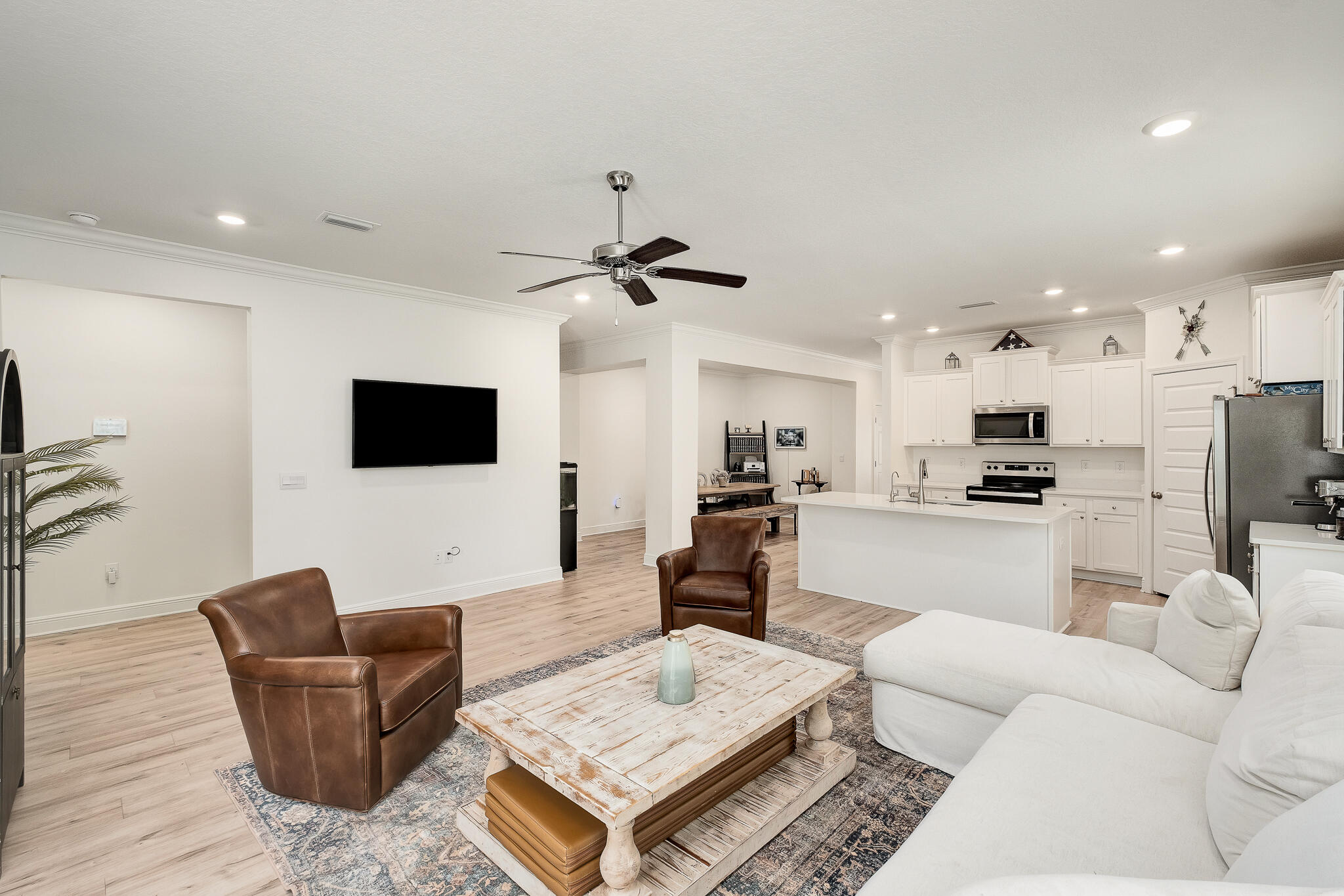 LIVE OAK HARBOR - Residential Lease