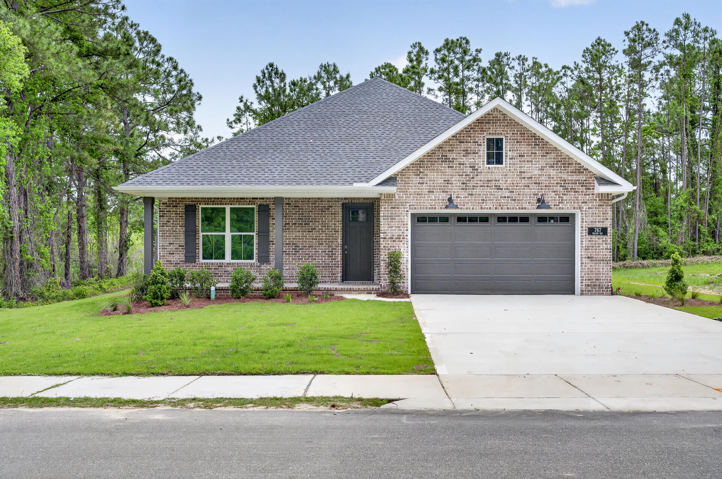 Construction complete on  this one story 4 Bedroom, 3 bath home in newly developed Jars Cove Community.  Total Square footage is 3,293, with 2,518 square footage heated and cooled.  Full brick construction, high ceilings, fine finishes, and two car garage in an open airy floor plan. Don't miss the opportunity to own this new home.  Home will be part of a Homeowners Association and HOA dues have not yet been determined and current figures are estimated.   Buyer to verify all dimensions and dues before entering into contract.