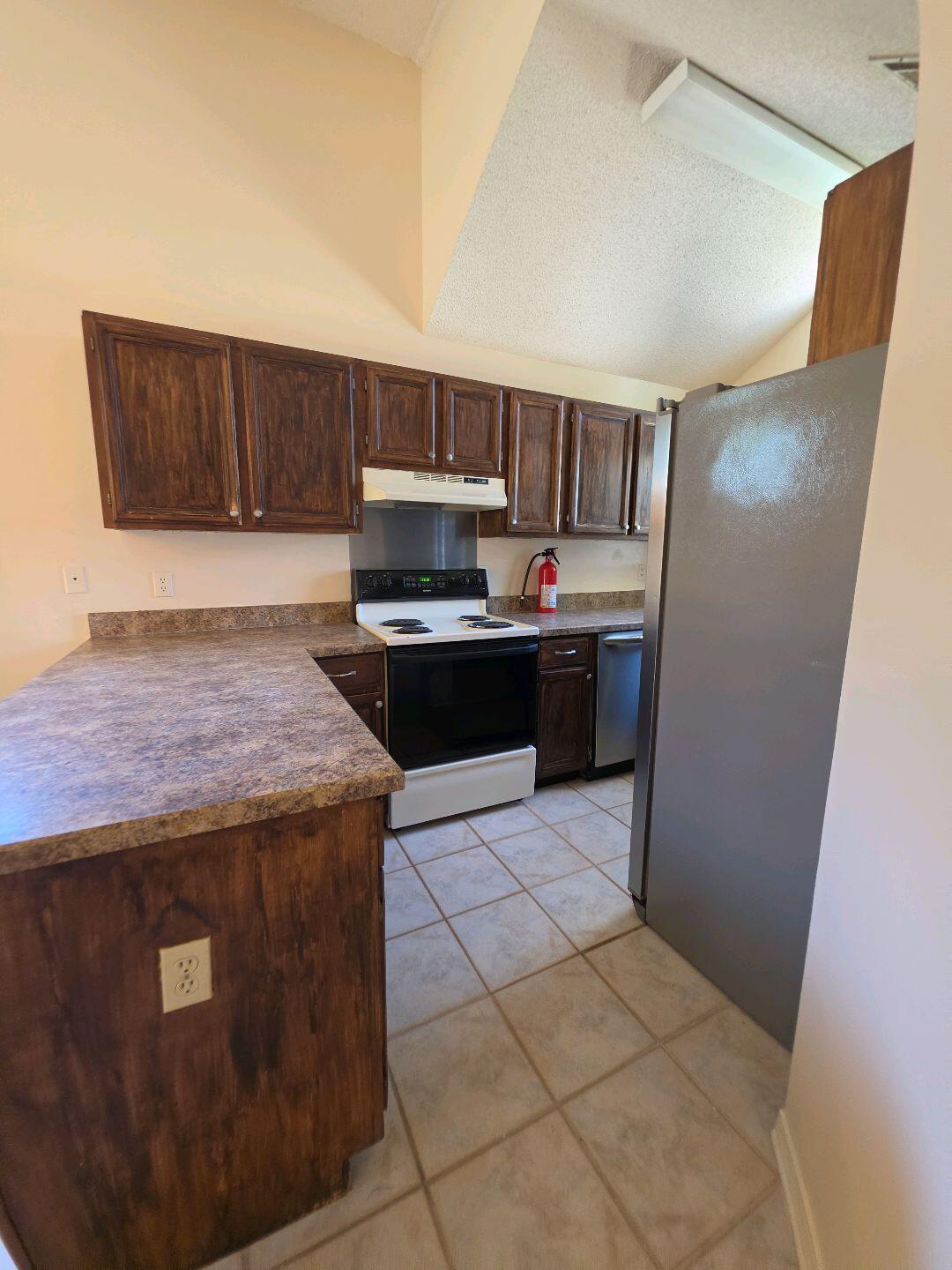 BRISTOL PARK - Residential Lease
