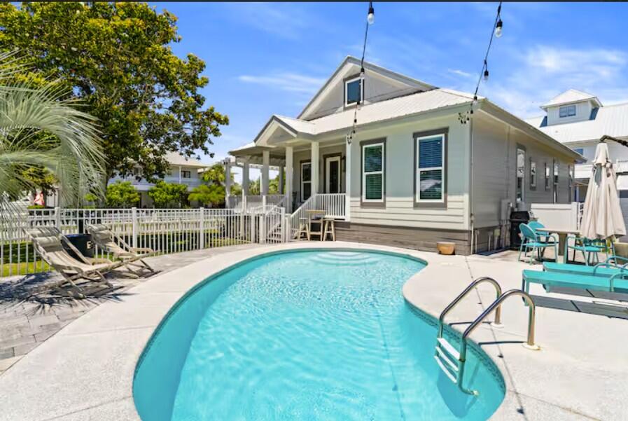 CRYSTAL BEACH - Residential