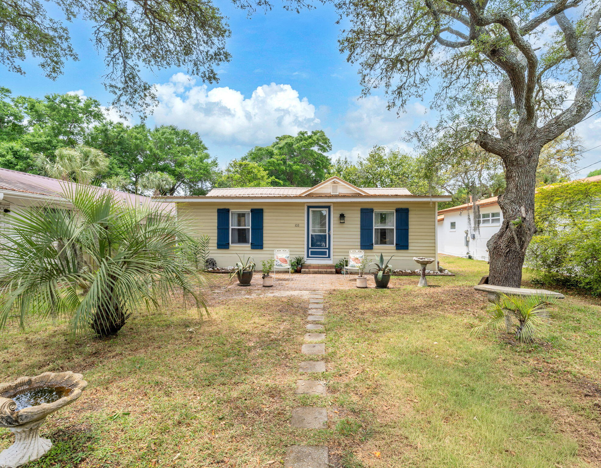 LOCATION-LOCATION-LOCATION- 
Airbnb projections are $55,000

Located in Downtown FWB right off Brooks Street. Golf cart or walk to the grocery store, restaurants, and entertainment in the Downtown FWB Entertainment District.  Home is the perfect Florida cottage with hardwood floors through out with 2 living spaces.  Kitchen is updated with custom kitchen cabinets, granite countertops  and updated appliances. The updated windows and the metal roof are the perfect answer to foul weather.  Large laundry makes for the perfect place to store large kitchen items.  

Home is easily manageable and would make an excellent AirBNB due to it's location.  

Small public boat ramp just 2 blocks away!

Wiring-copper
Plumbing-copper/PVC
Roof-metal 2018