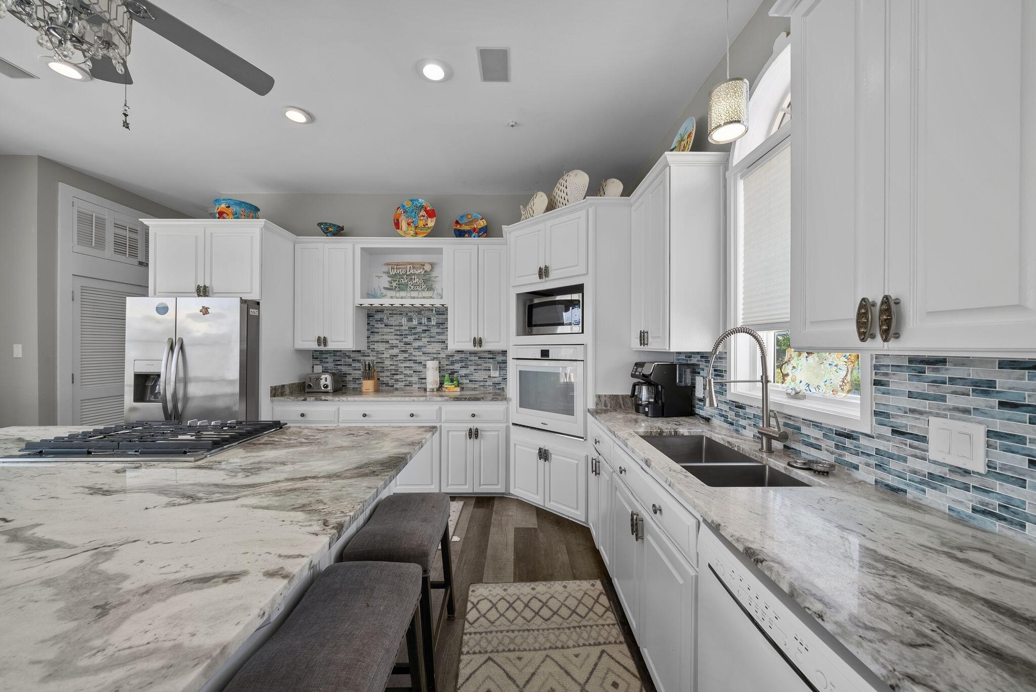 SUNRISE BEACH - Residential
