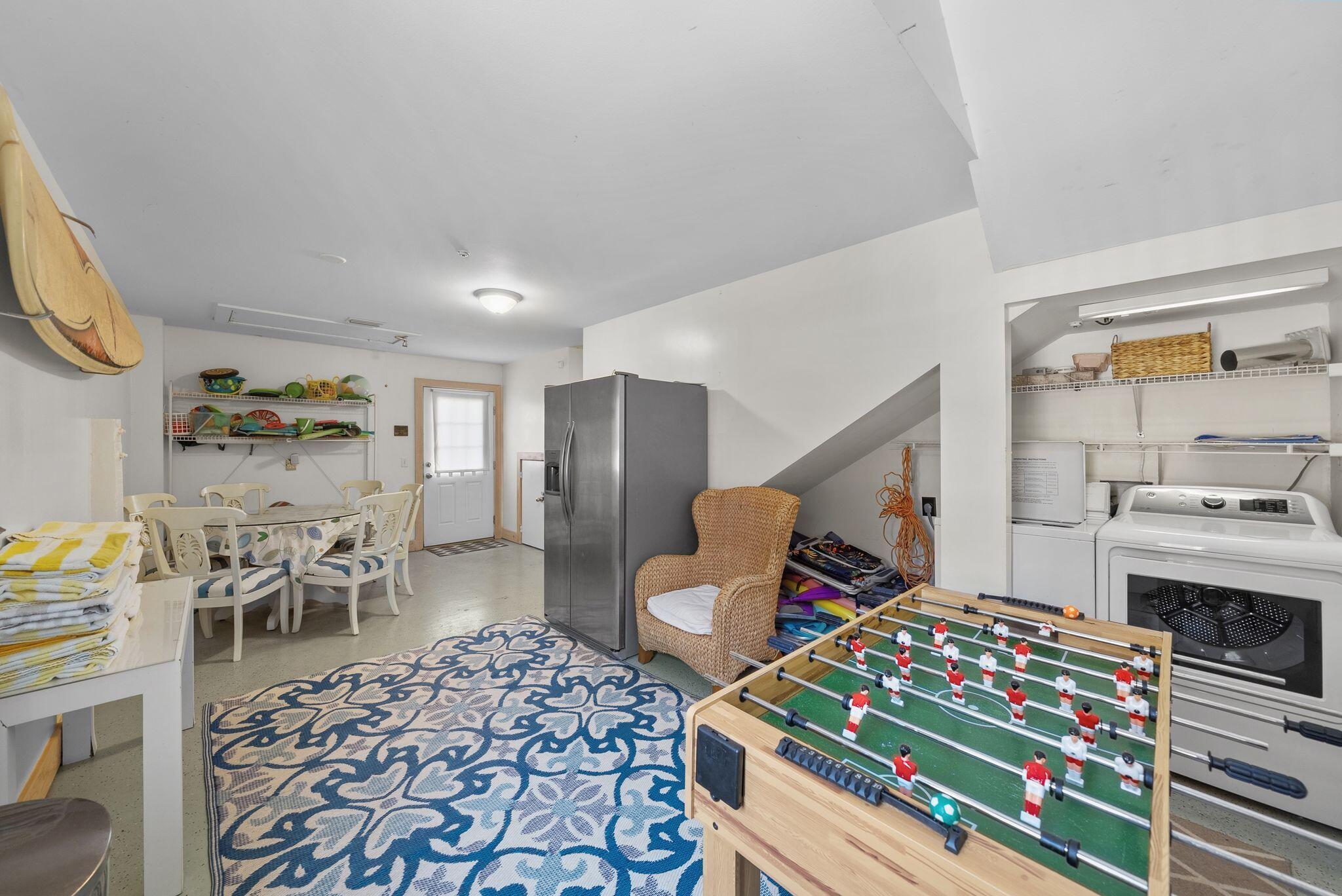 SUNRISE BEACH - Residential
