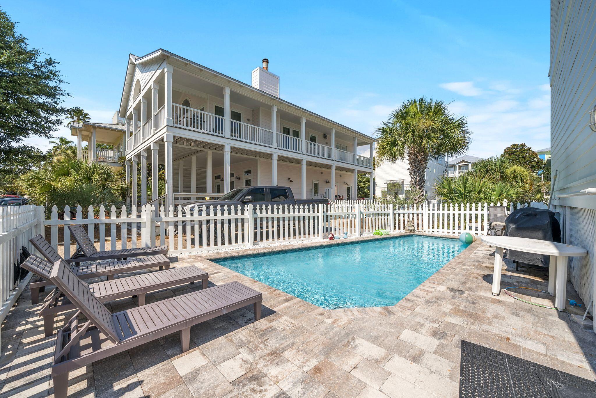 SUNRISE BEACH - Residential
