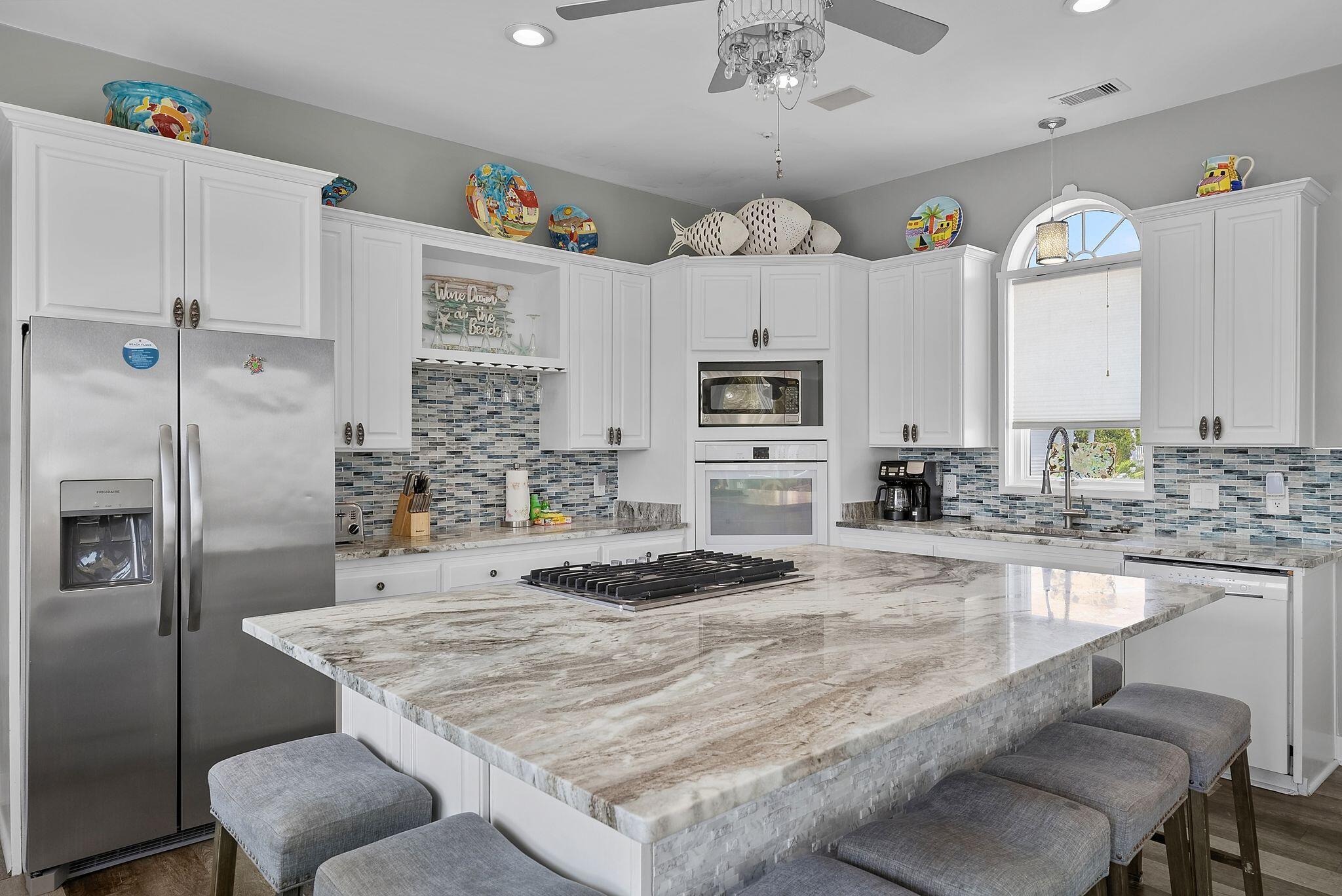 SUNRISE BEACH - Residential