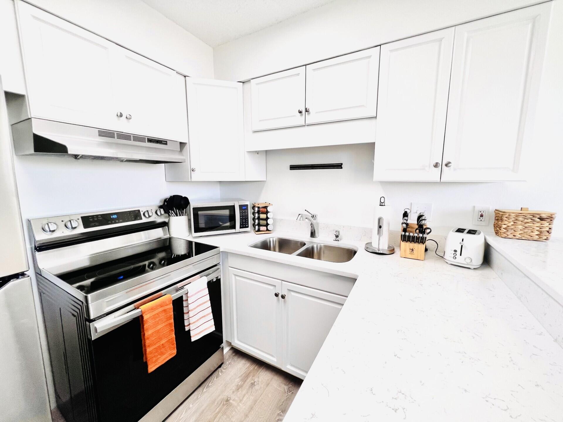 NAUTICAL WAY - Residential
