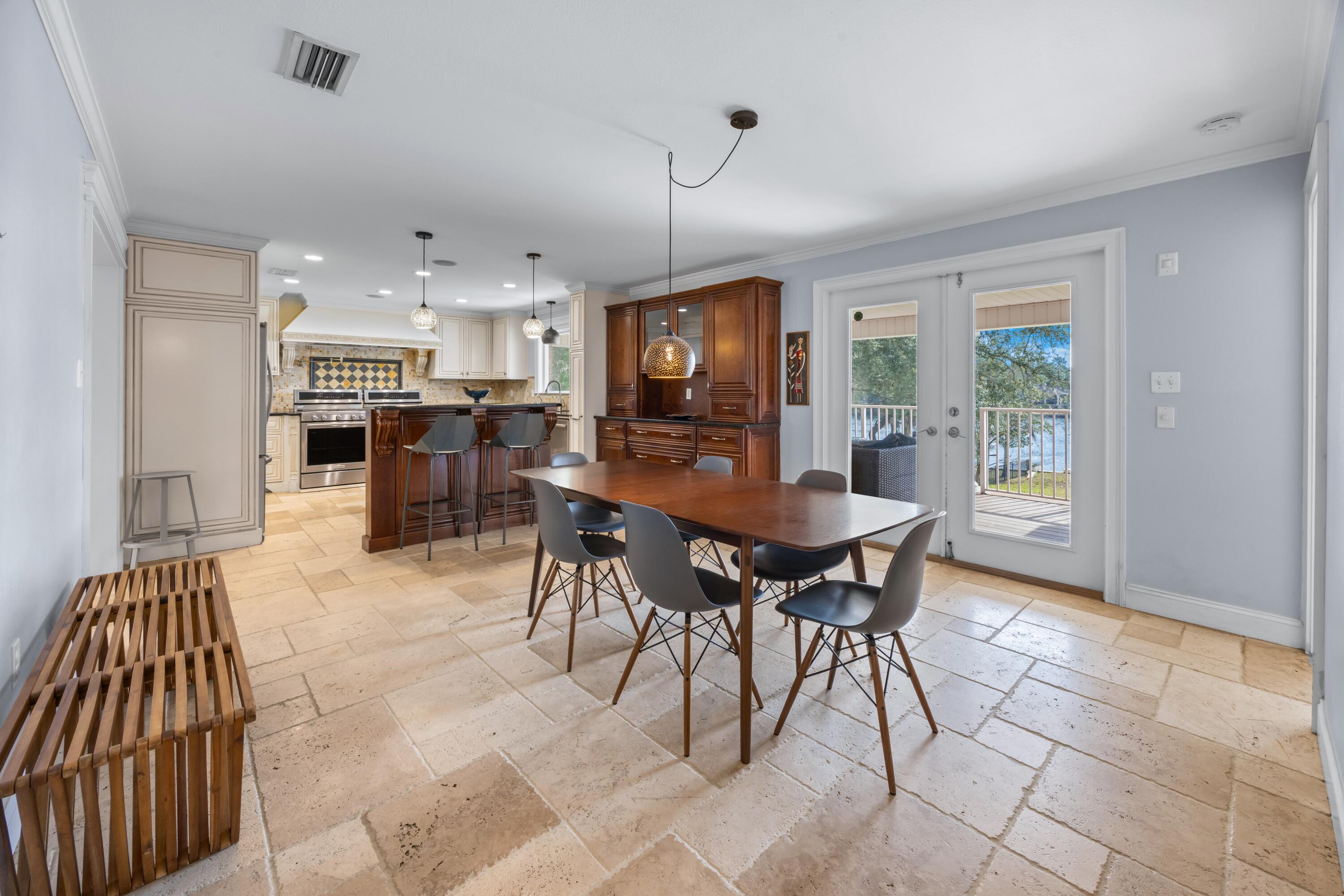 SUNSET STRIP - Residential