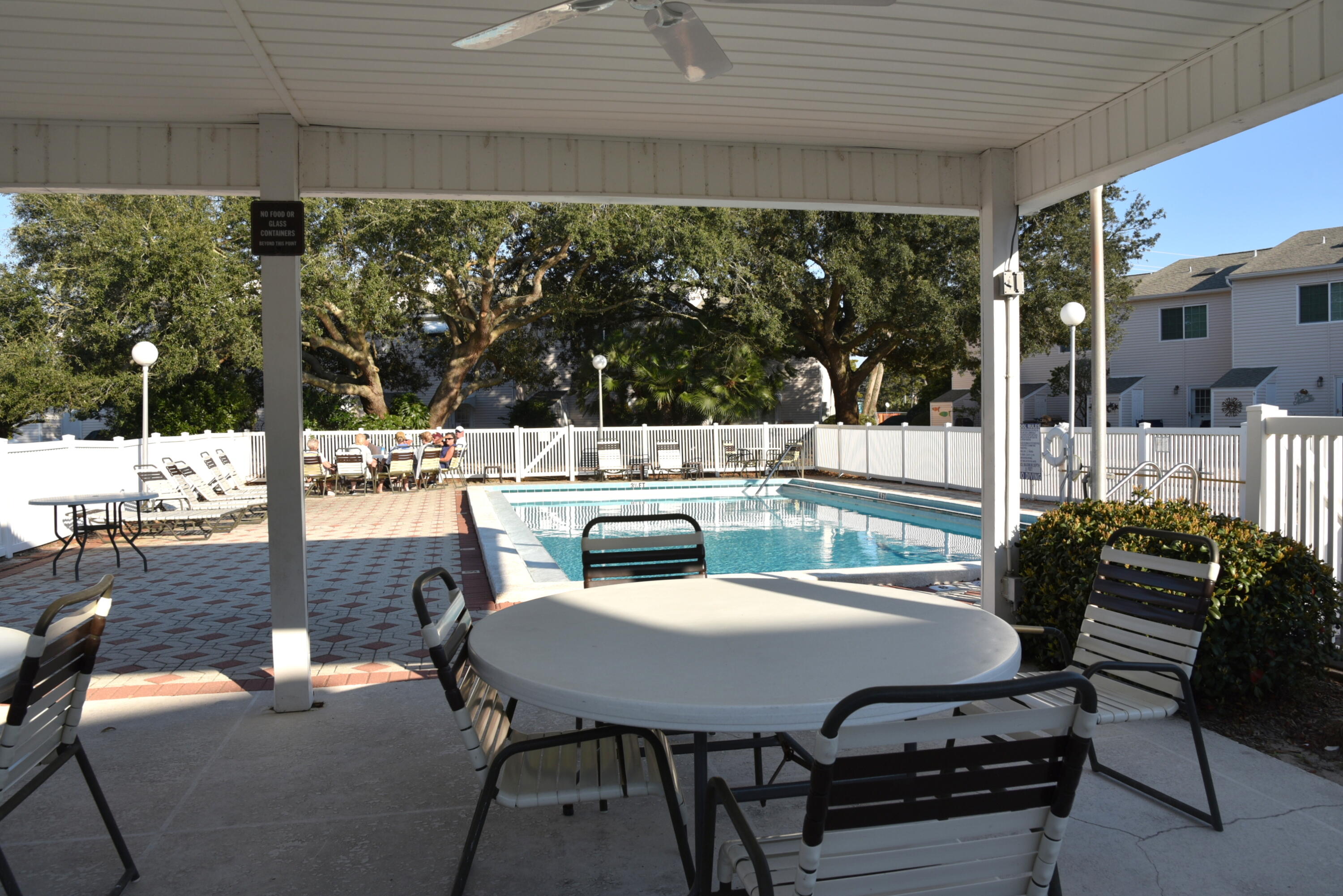 WOODLAND SHORES TOWNHOMES PHASE III - Residential