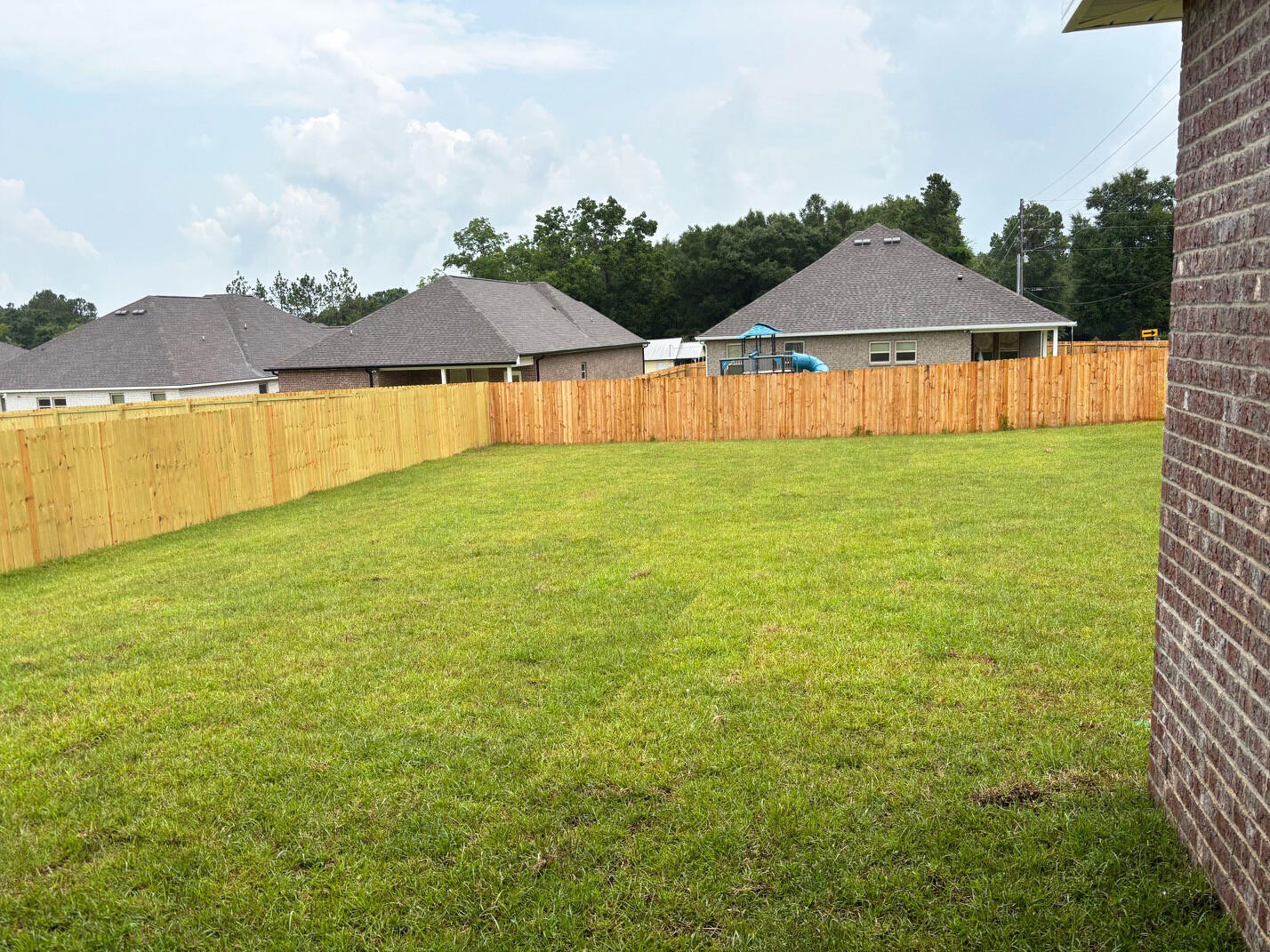 YOUNG OAKS - Residential